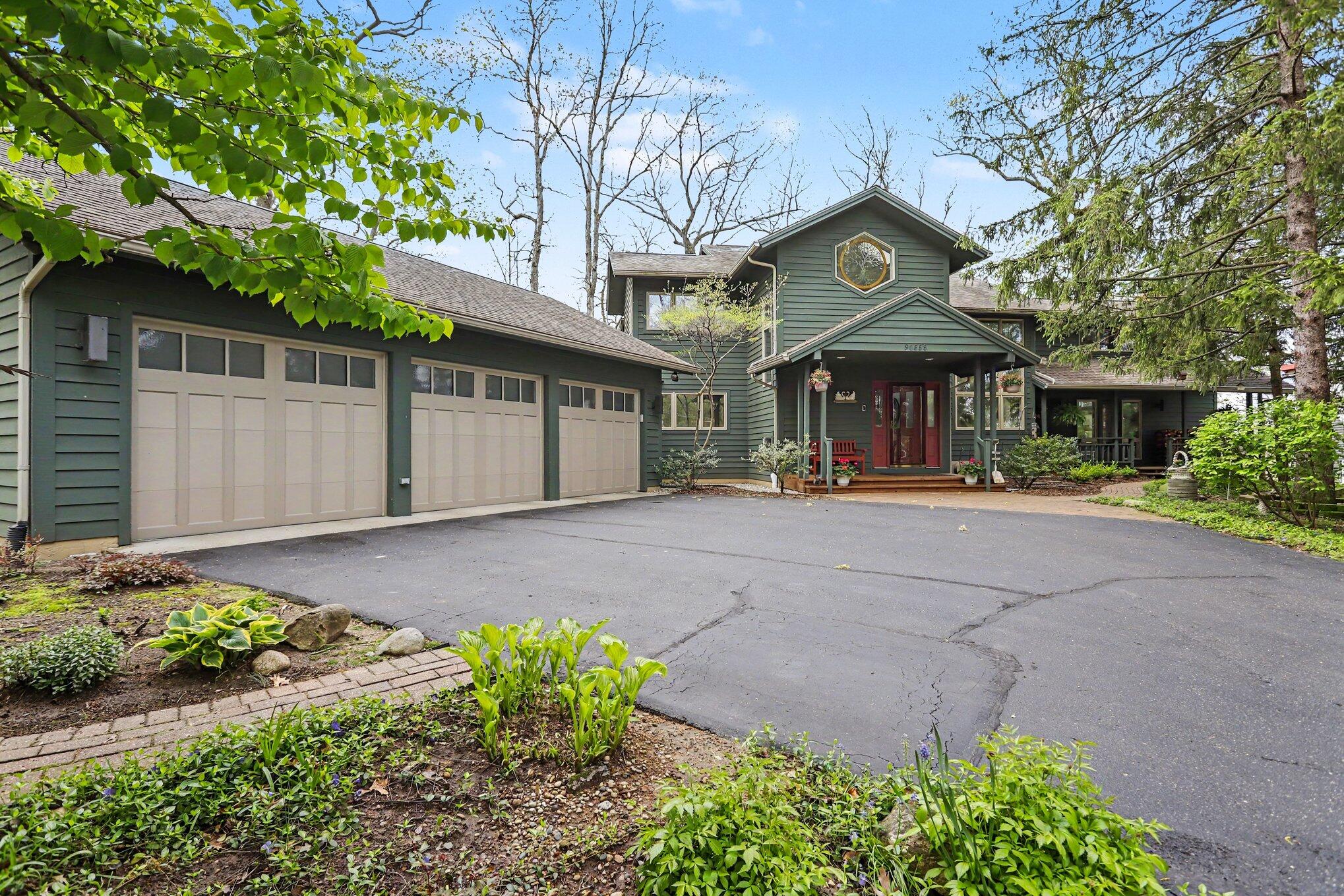 Marcellus MI, 90888 Bluff Drive