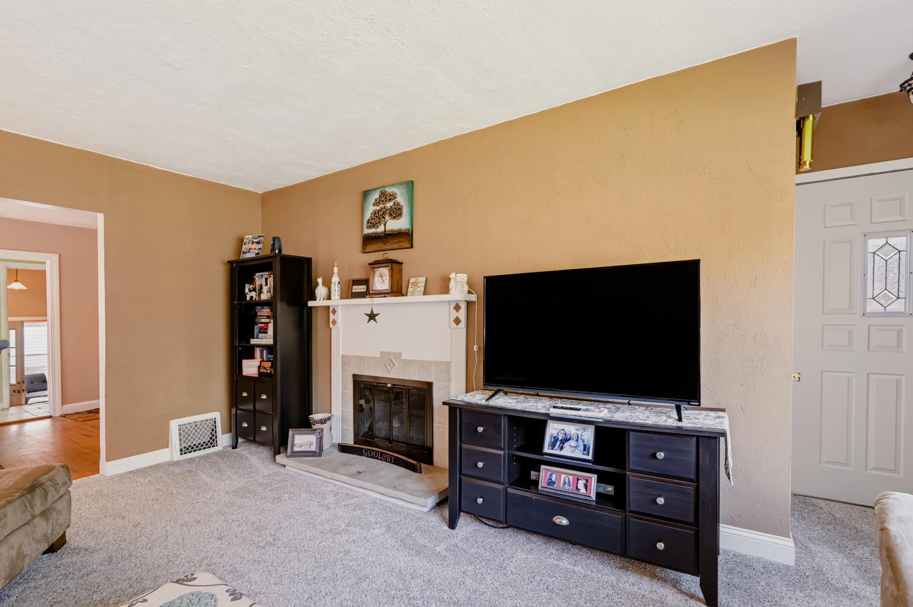 2034 Miles Avenue Kalamazoo MI 49001