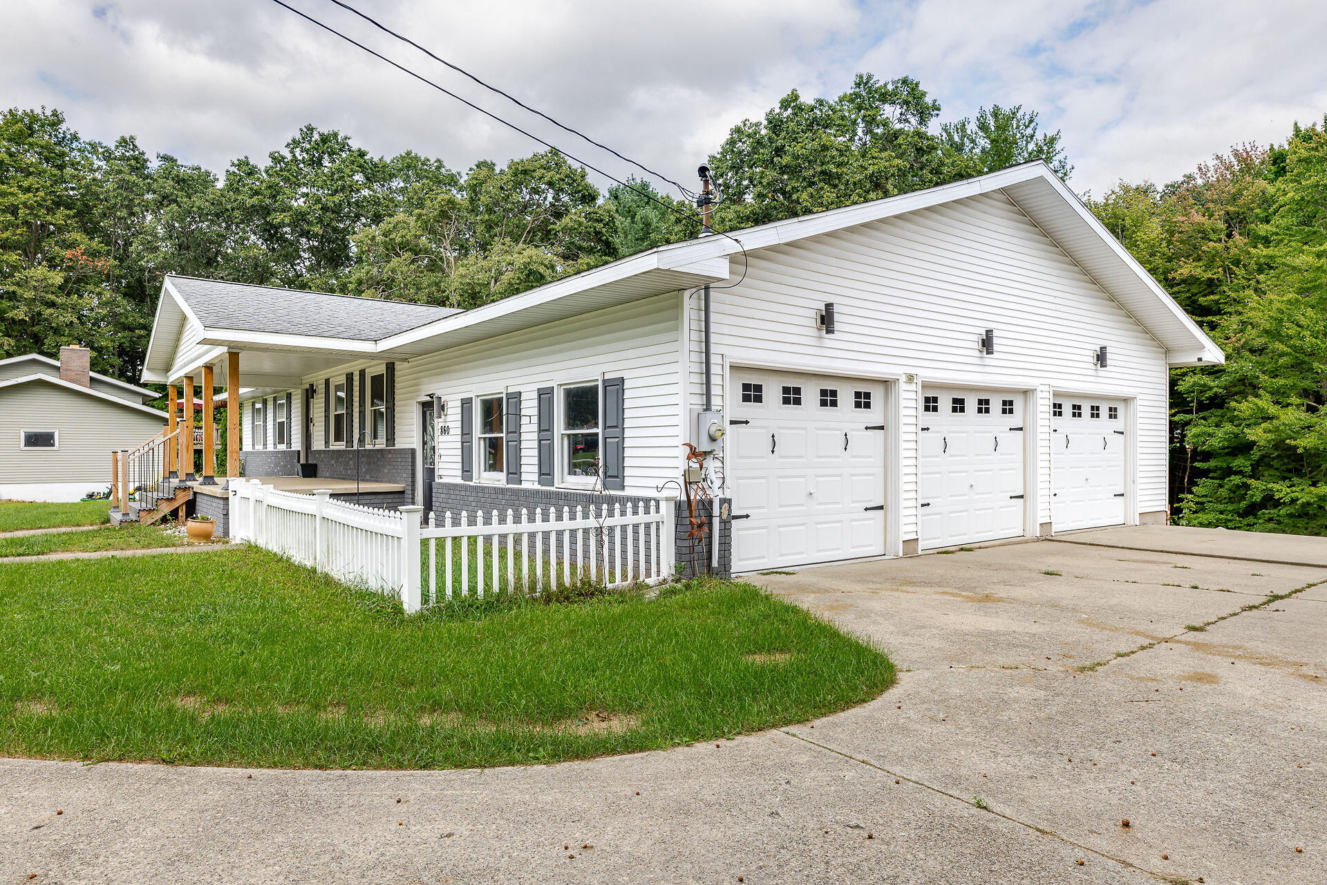 860 Glenwood Avenue Muskegon MI 49445
