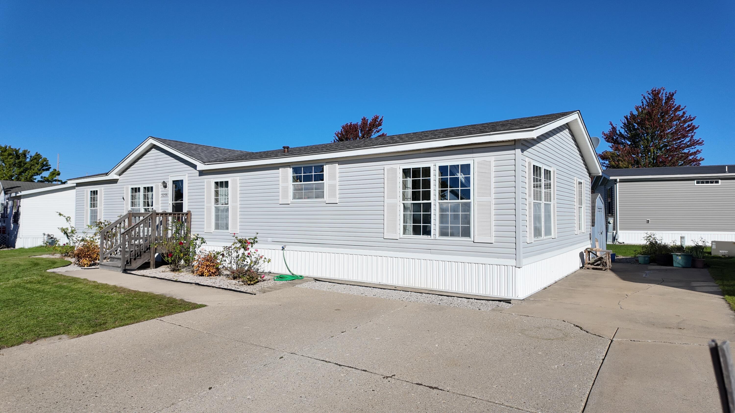 3236 Waverly Park Holland MI 49424