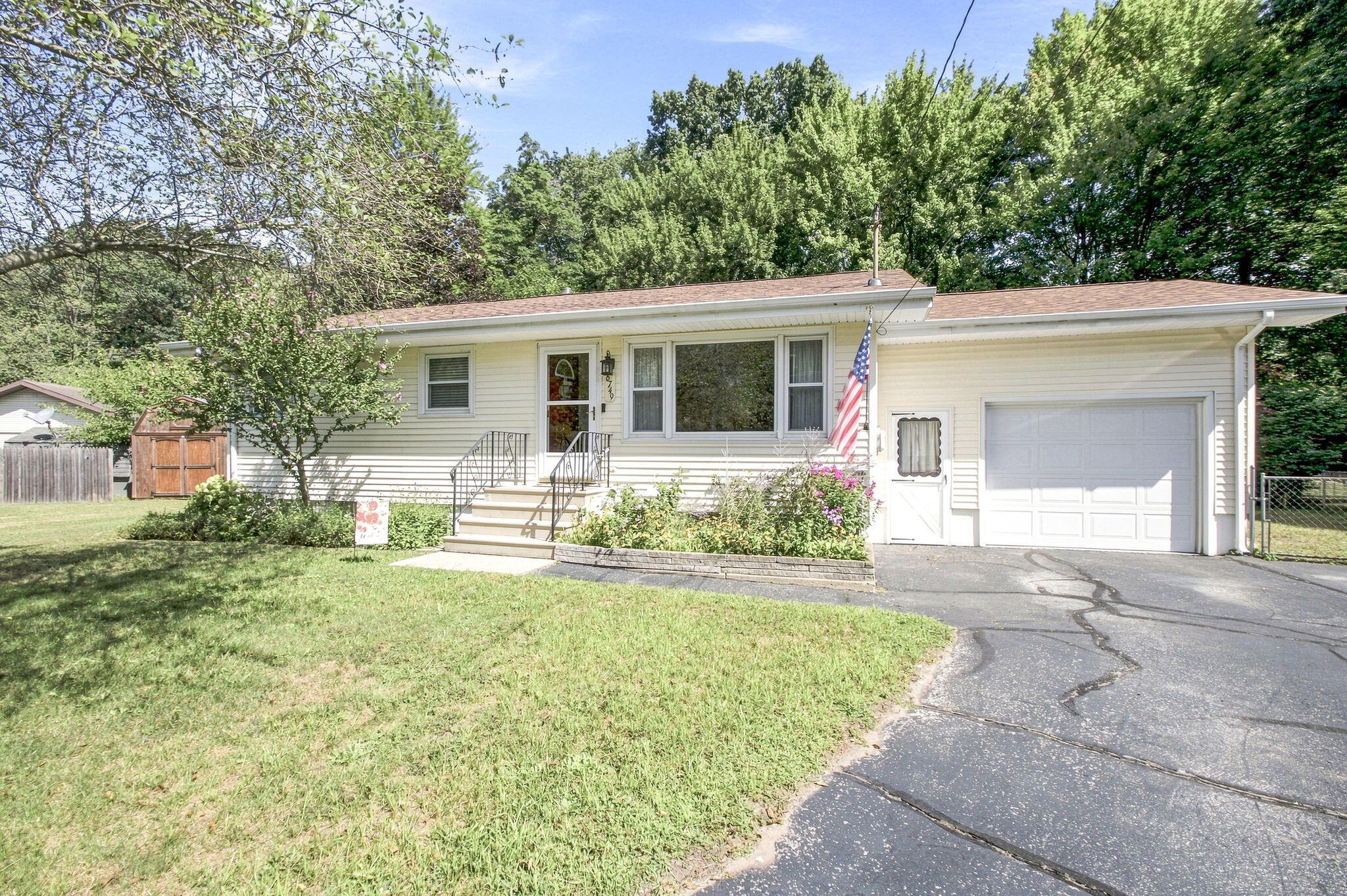 6749 Deadwood Coloma MI 49038