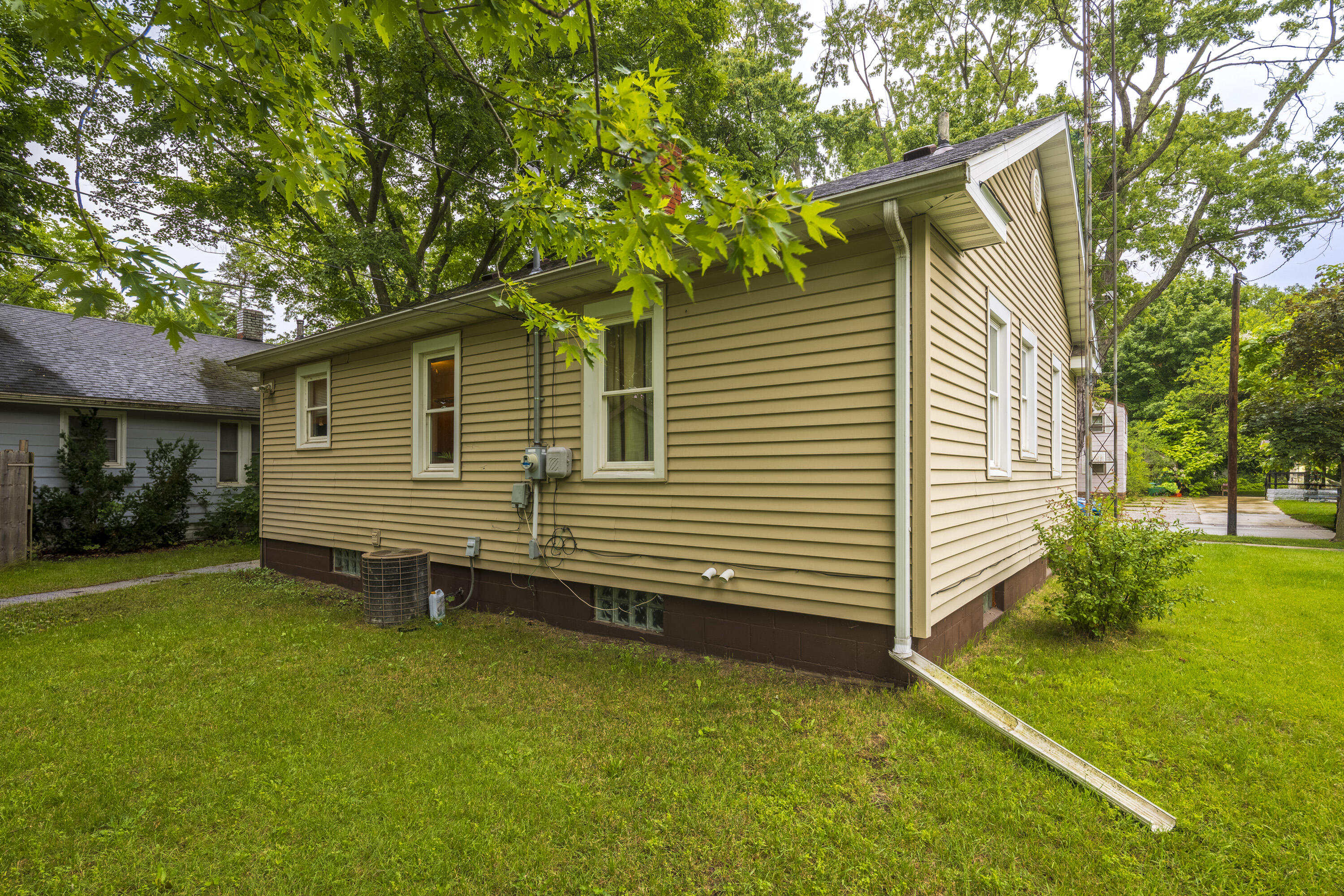 1148 Lavette Avenue Benton Harbor MI 49022