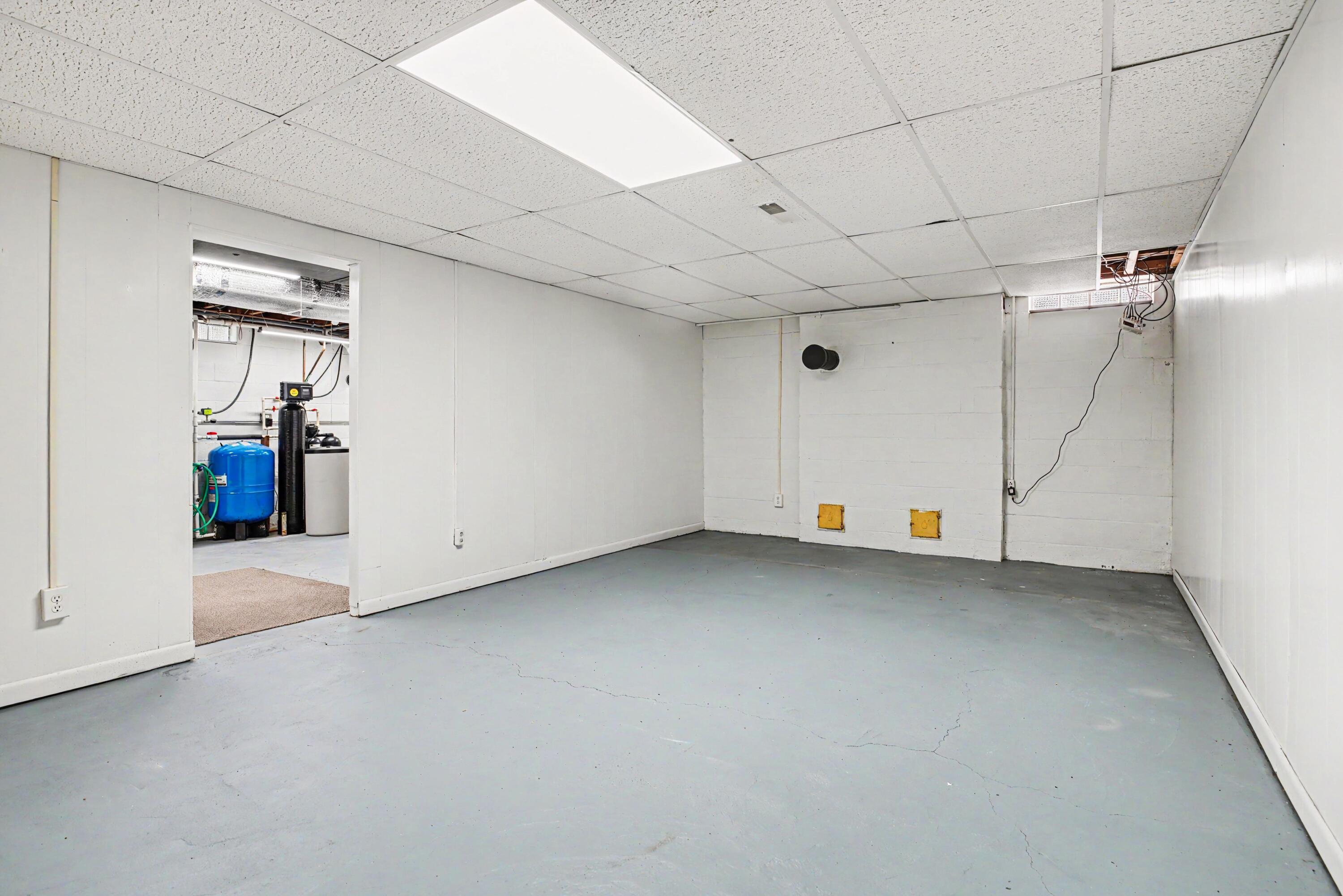 23904 Avenue C Edwardsburg MI 49112