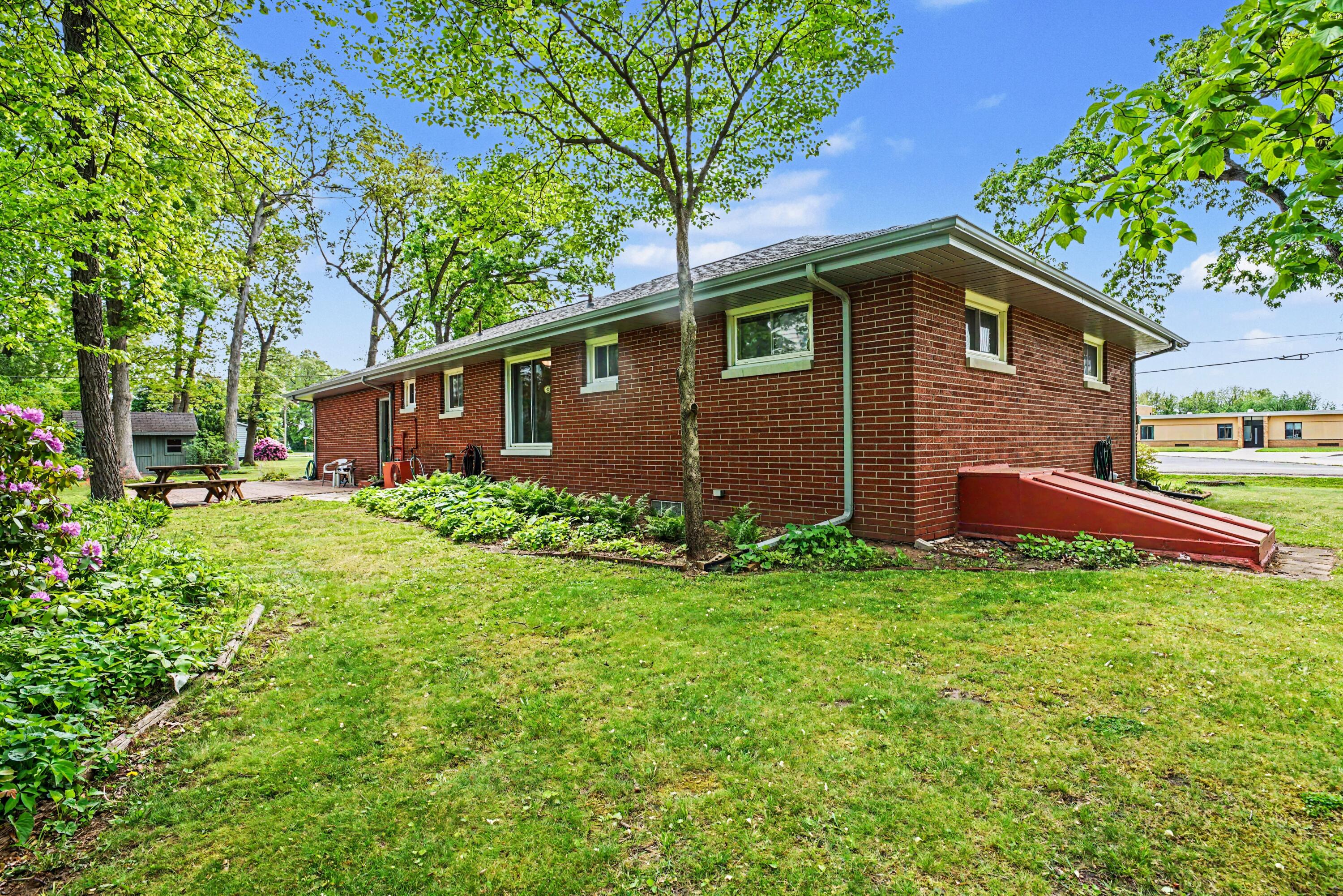 23904 Avenue C Edwardsburg MI 49112