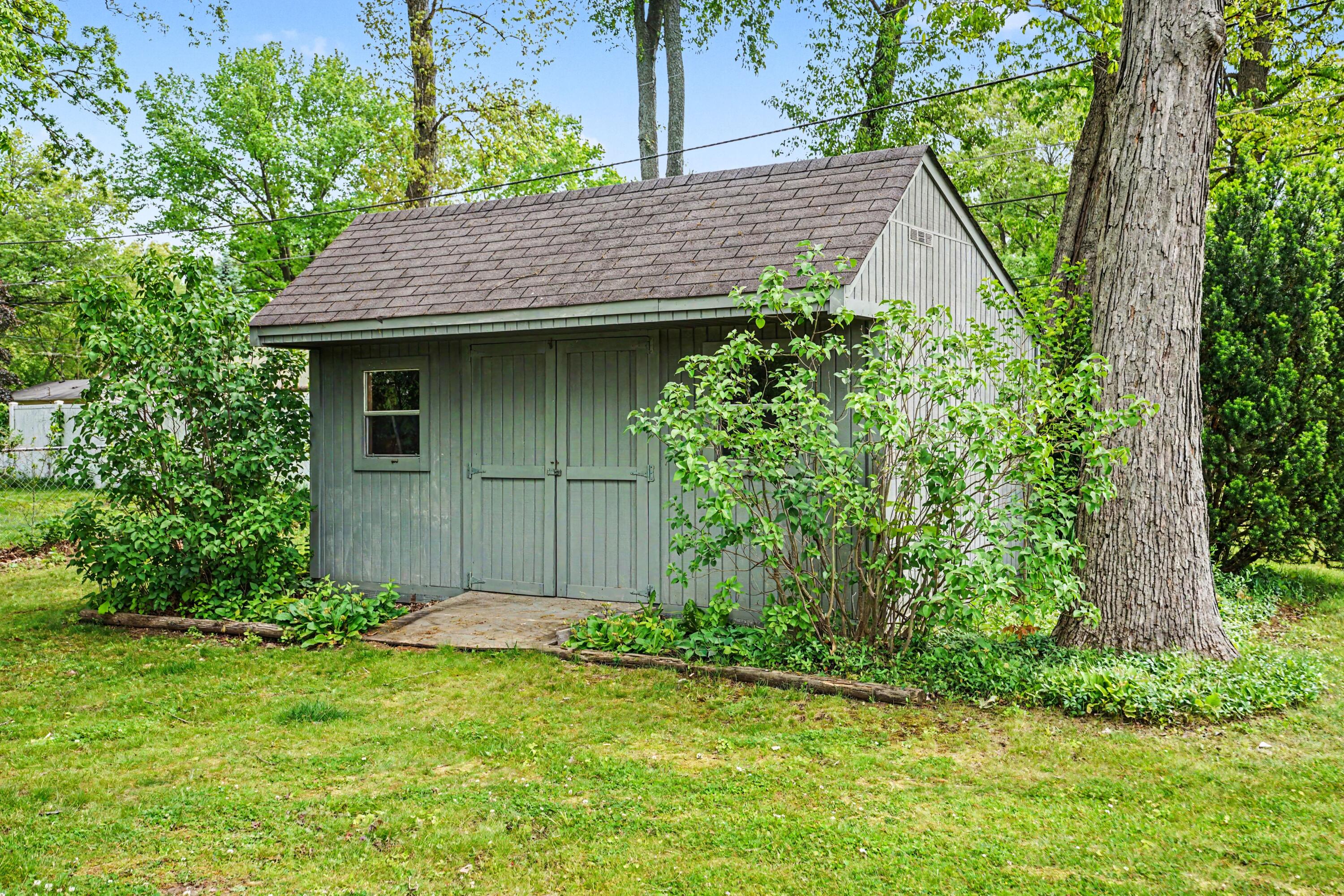 23904 Avenue C Edwardsburg MI 49112