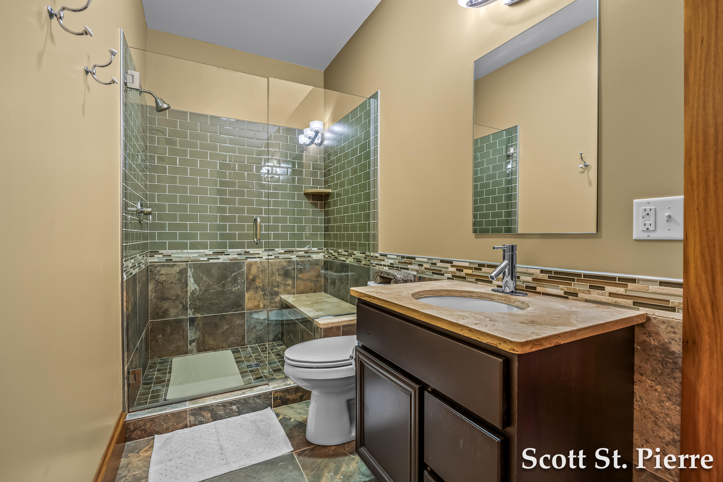 3461 N Scenic Drive Muskegon MI 49445