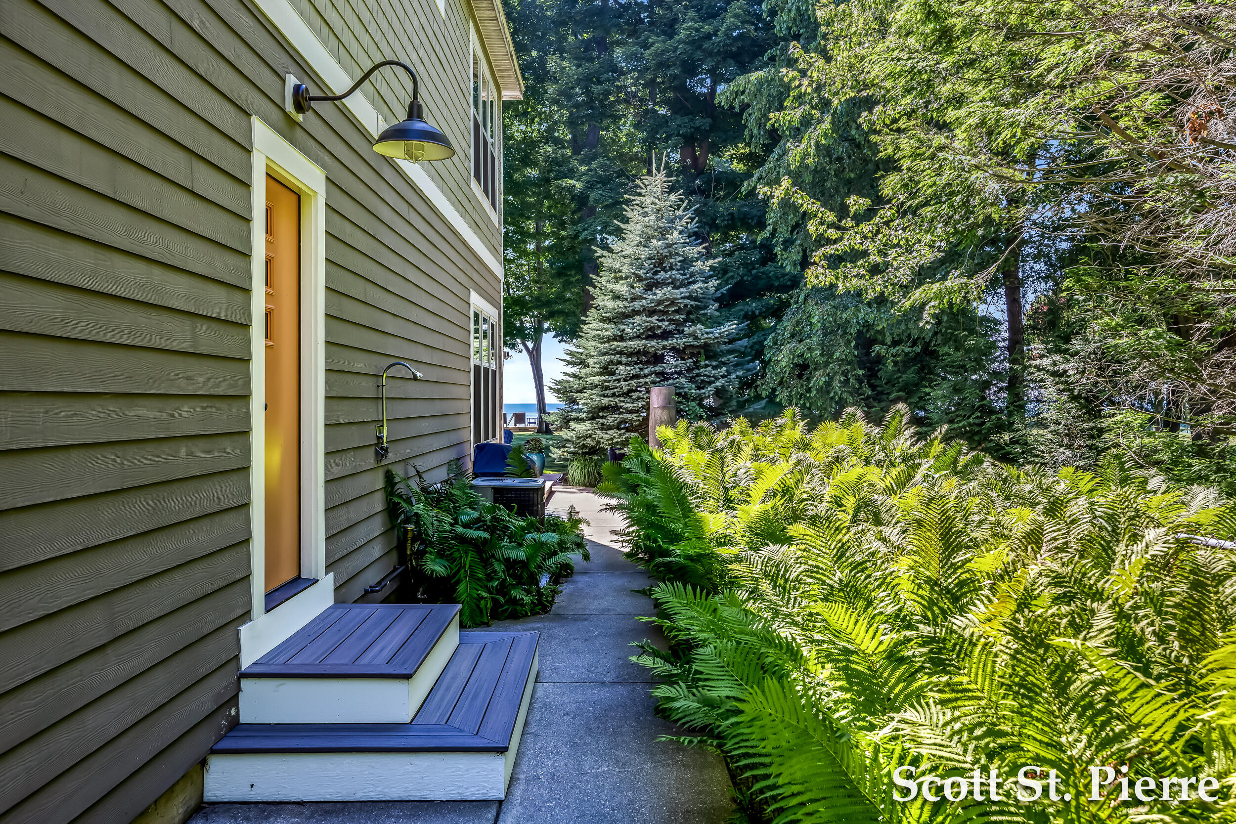 3461 N Scenic Drive Muskegon MI 49445