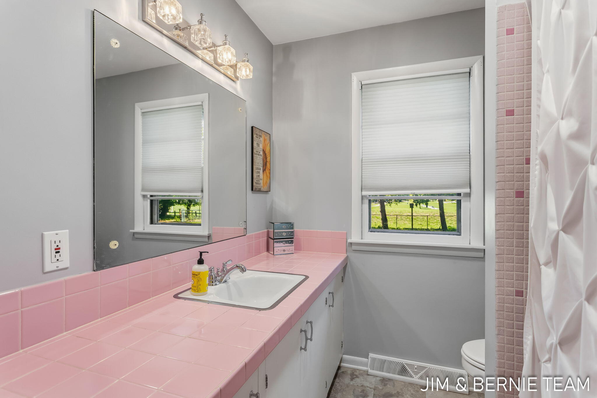 345 Harp Street SE Grand Rapids MI 49548