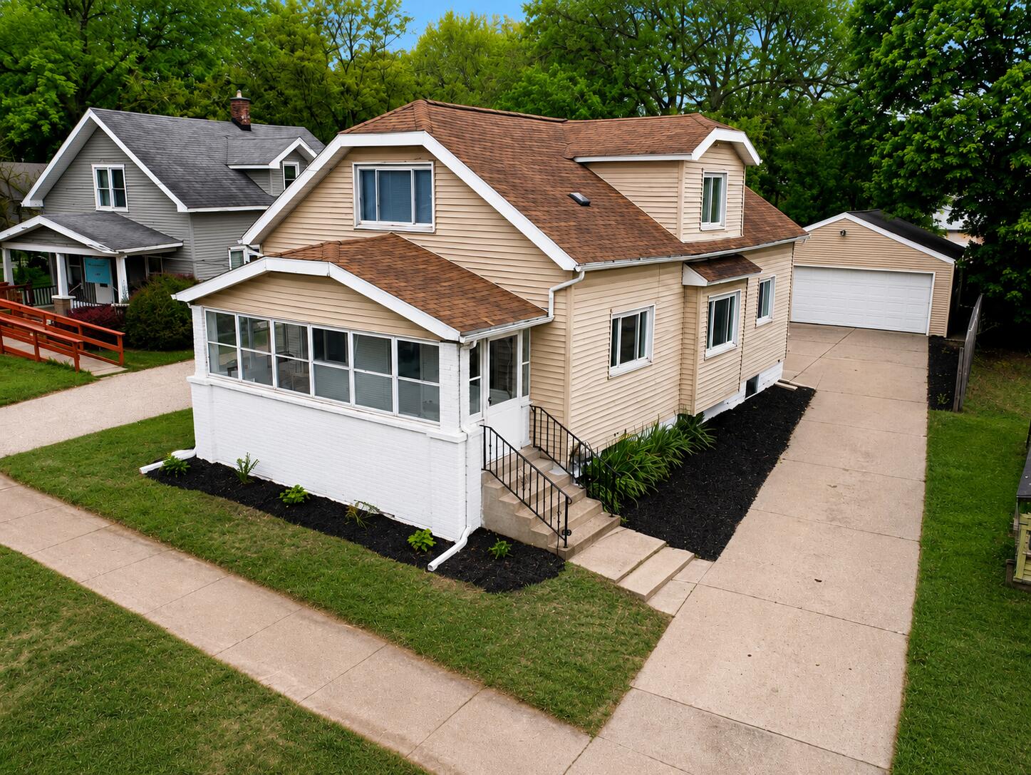 819 Harding Street NW Grand Rapids MI 49544