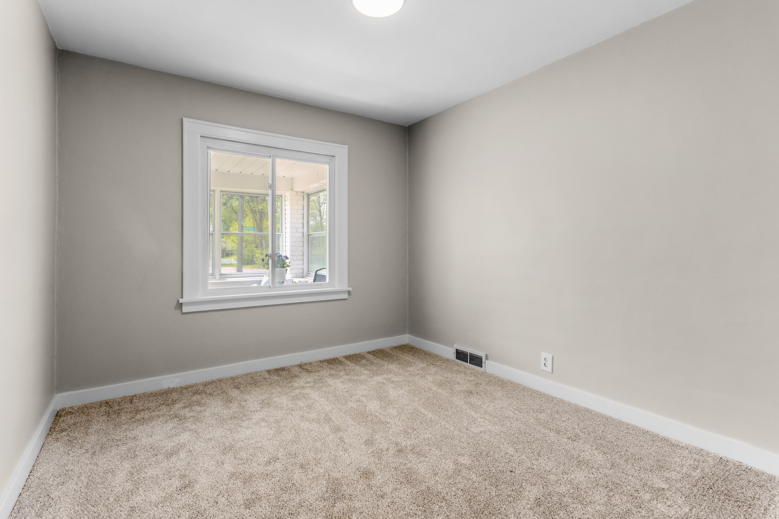 819 Harding Street NW Grand Rapids MI 49544