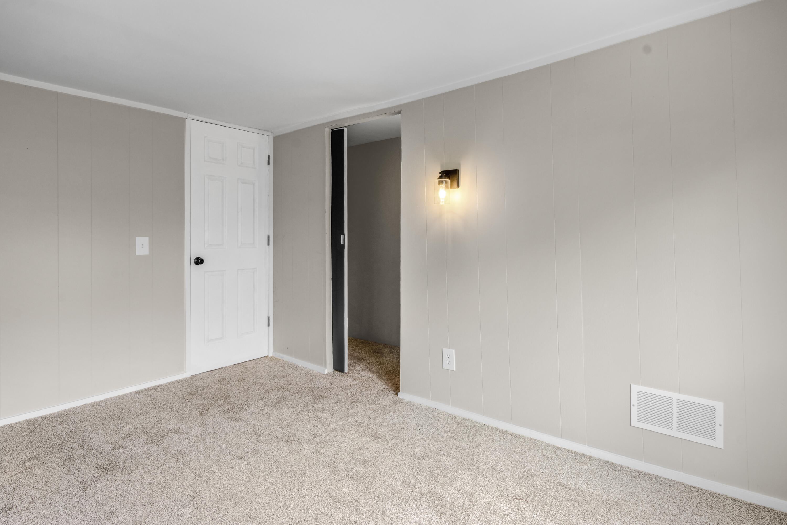 819 Harding Street NW Grand Rapids MI 49544