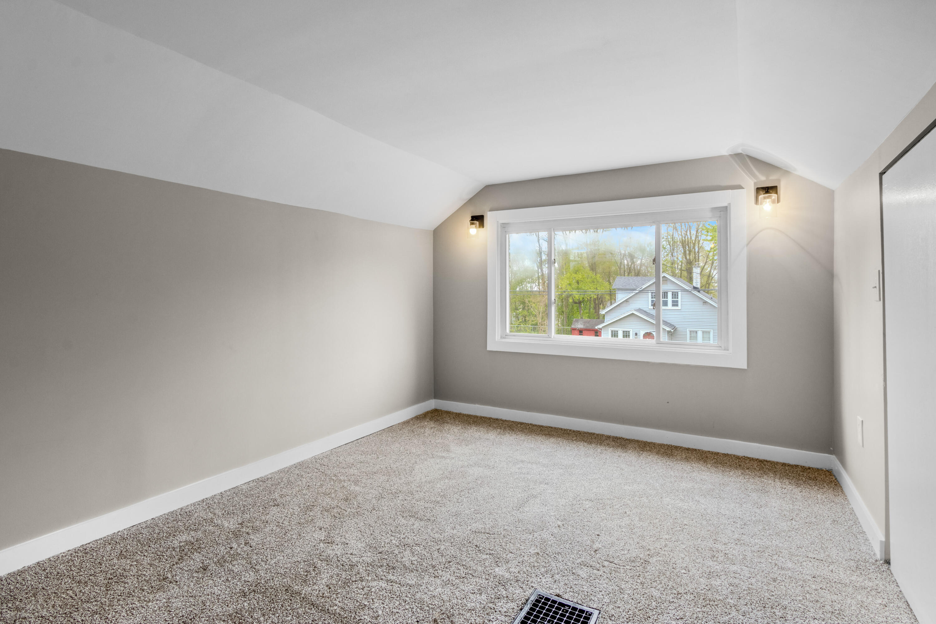 819 Harding Street NW Grand Rapids MI 49544