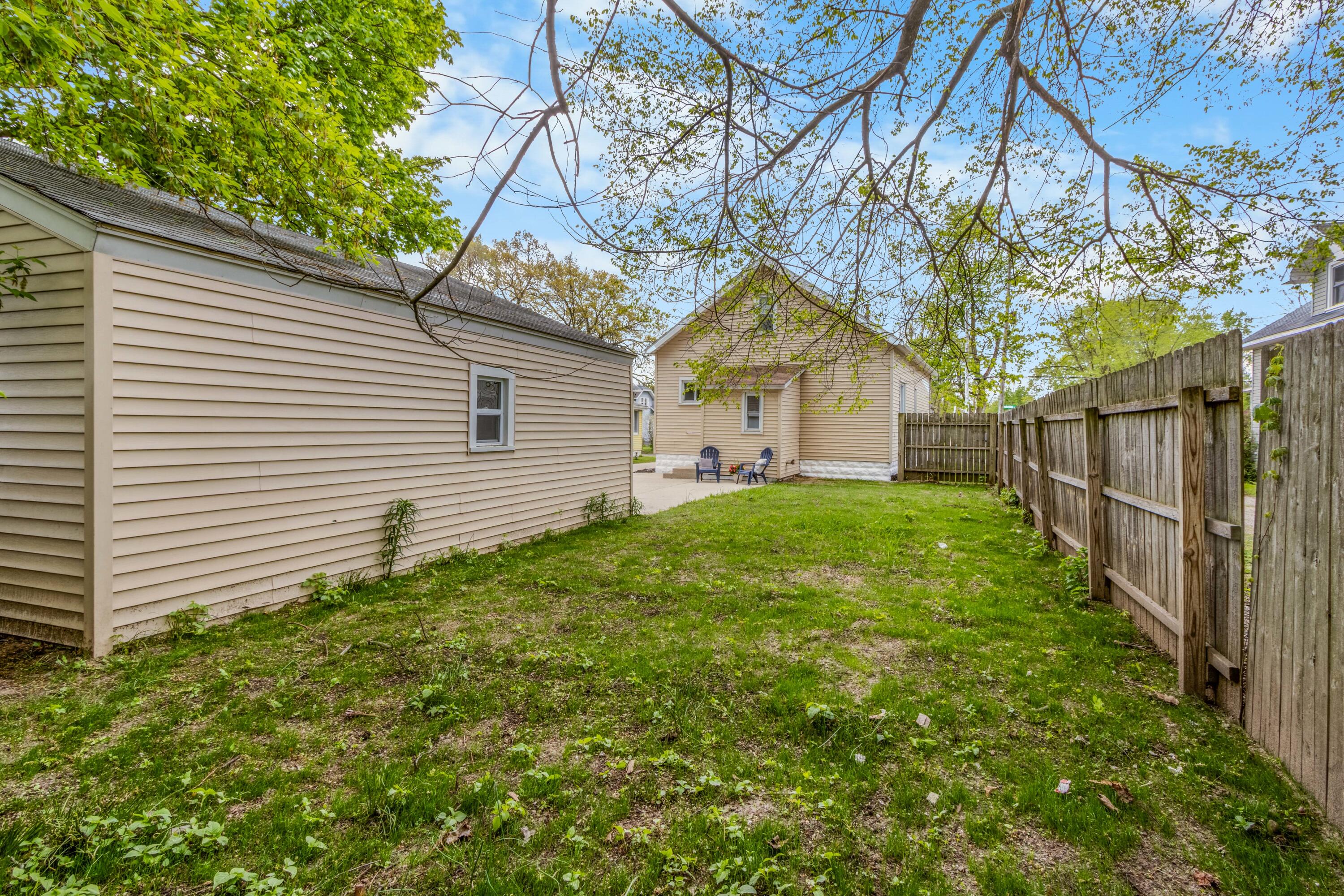 819 Harding Street NW Grand Rapids MI 49544