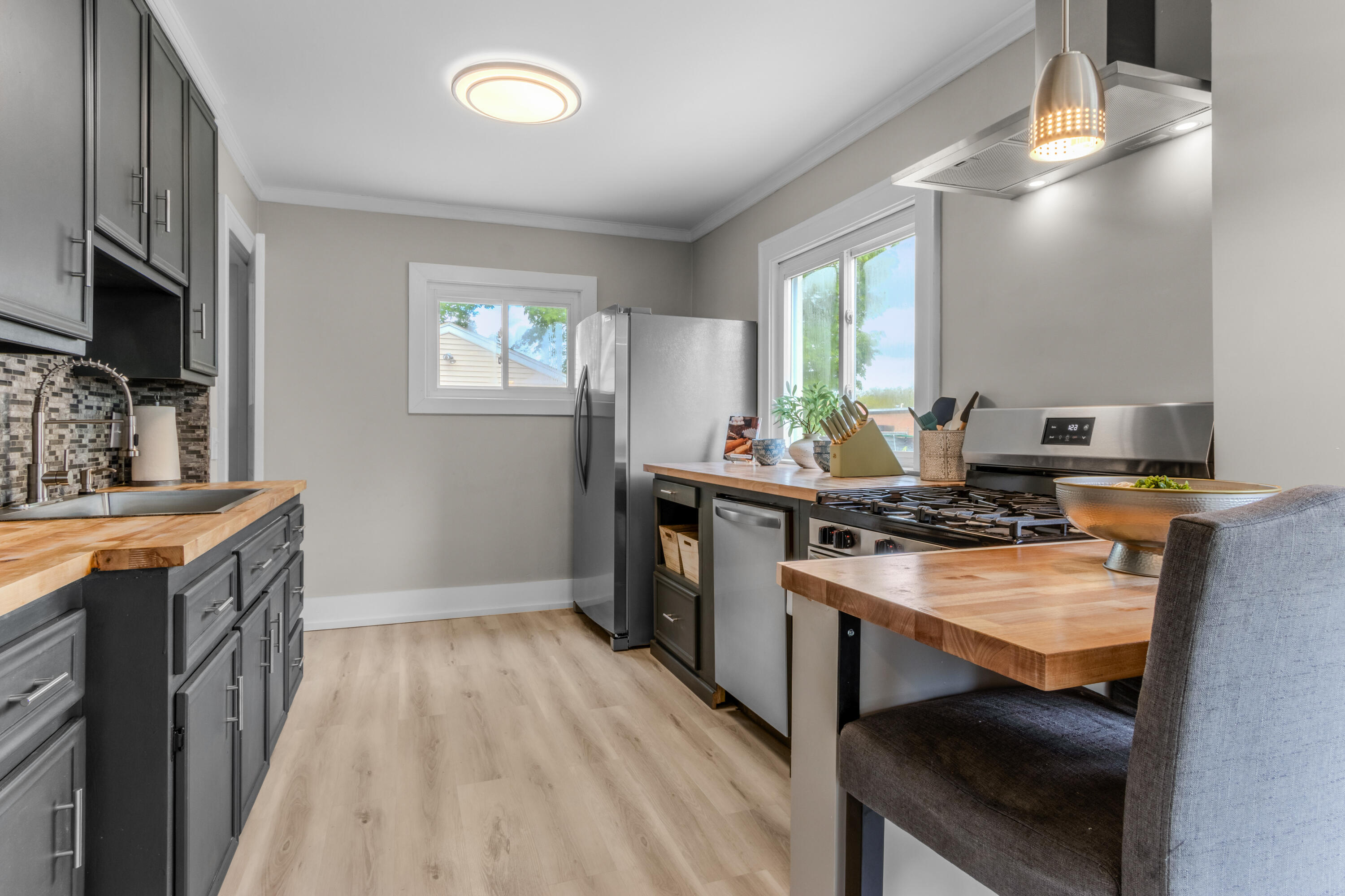 819 Harding Street NW Grand Rapids MI 49544