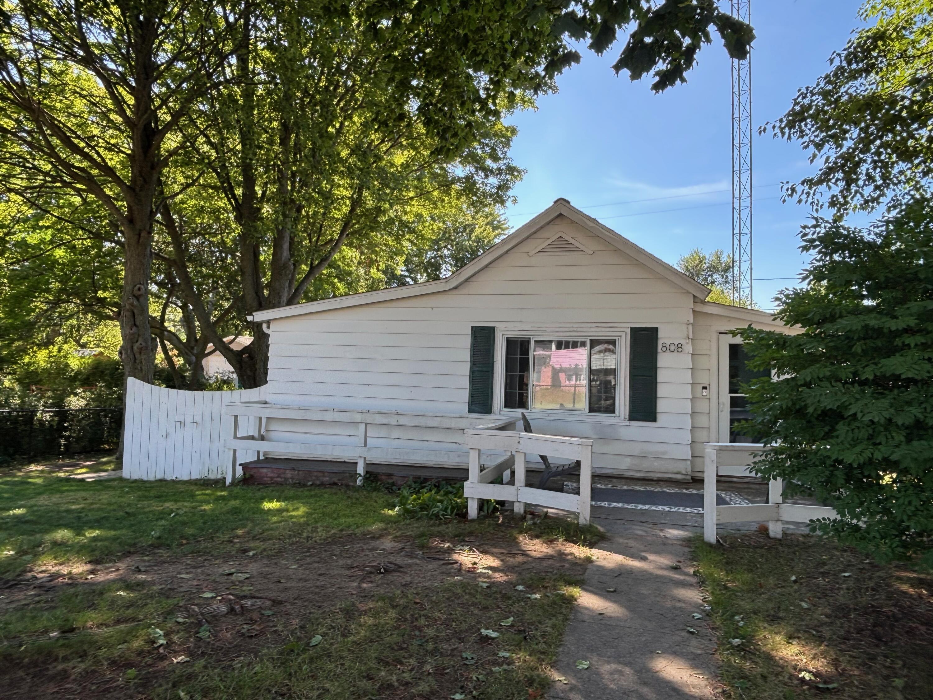 808 Anderson Street Ludington MI 49431