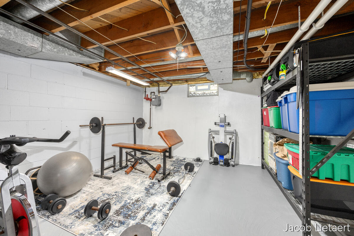 2658 Carlton Avenue NE Grand Rapids MI 49505