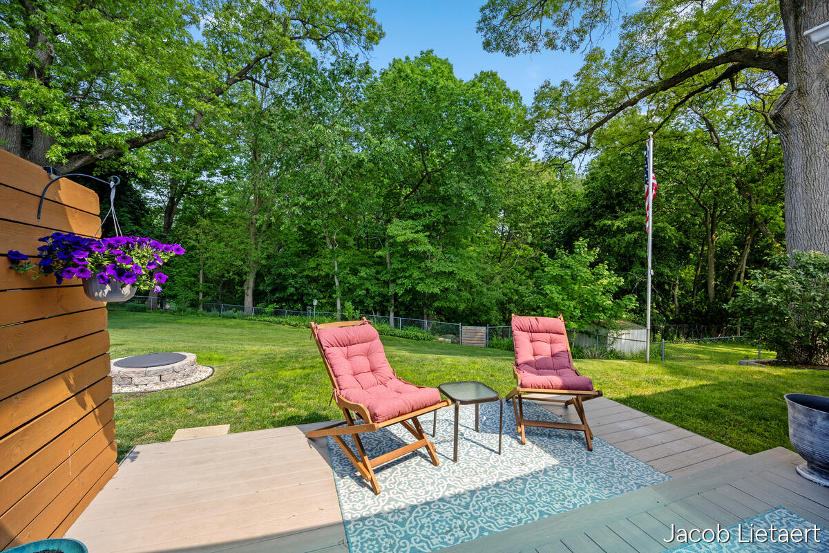 2658 Carlton Avenue NE Grand Rapids MI 49505
