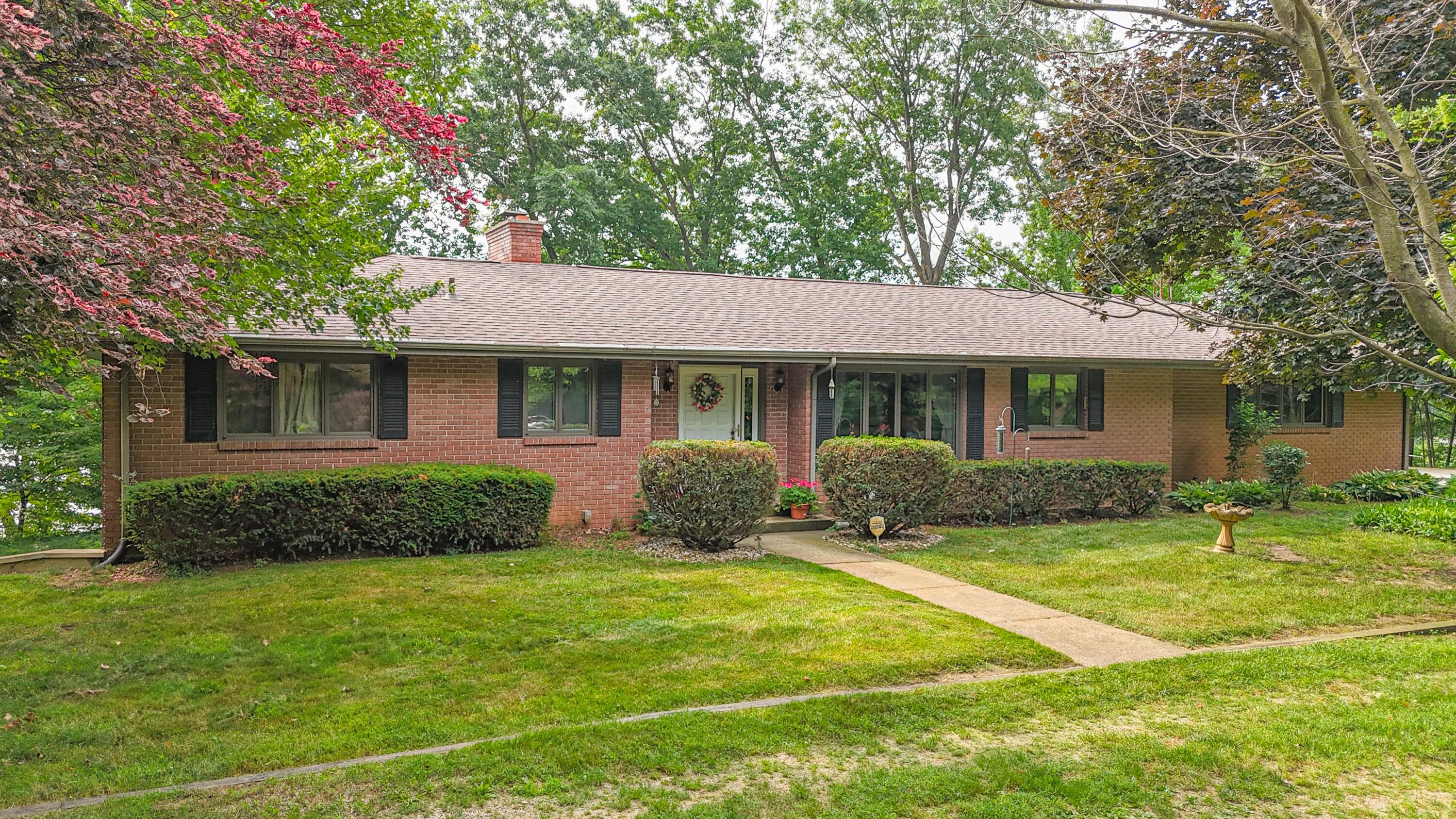55835 Davis Lane Dowagiac MI 49047