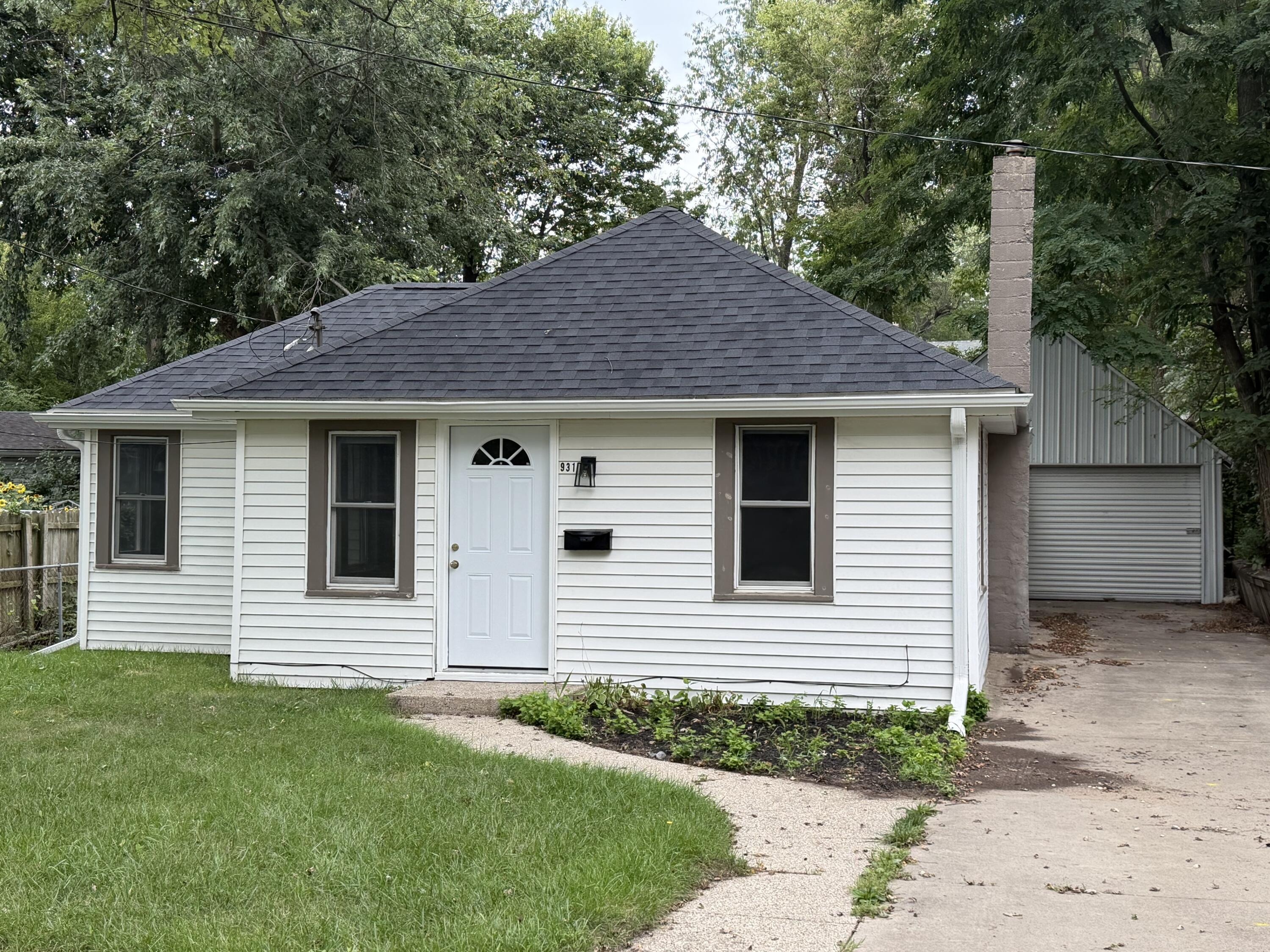 931 Pomeroy Street Kalamazoo MI 49001