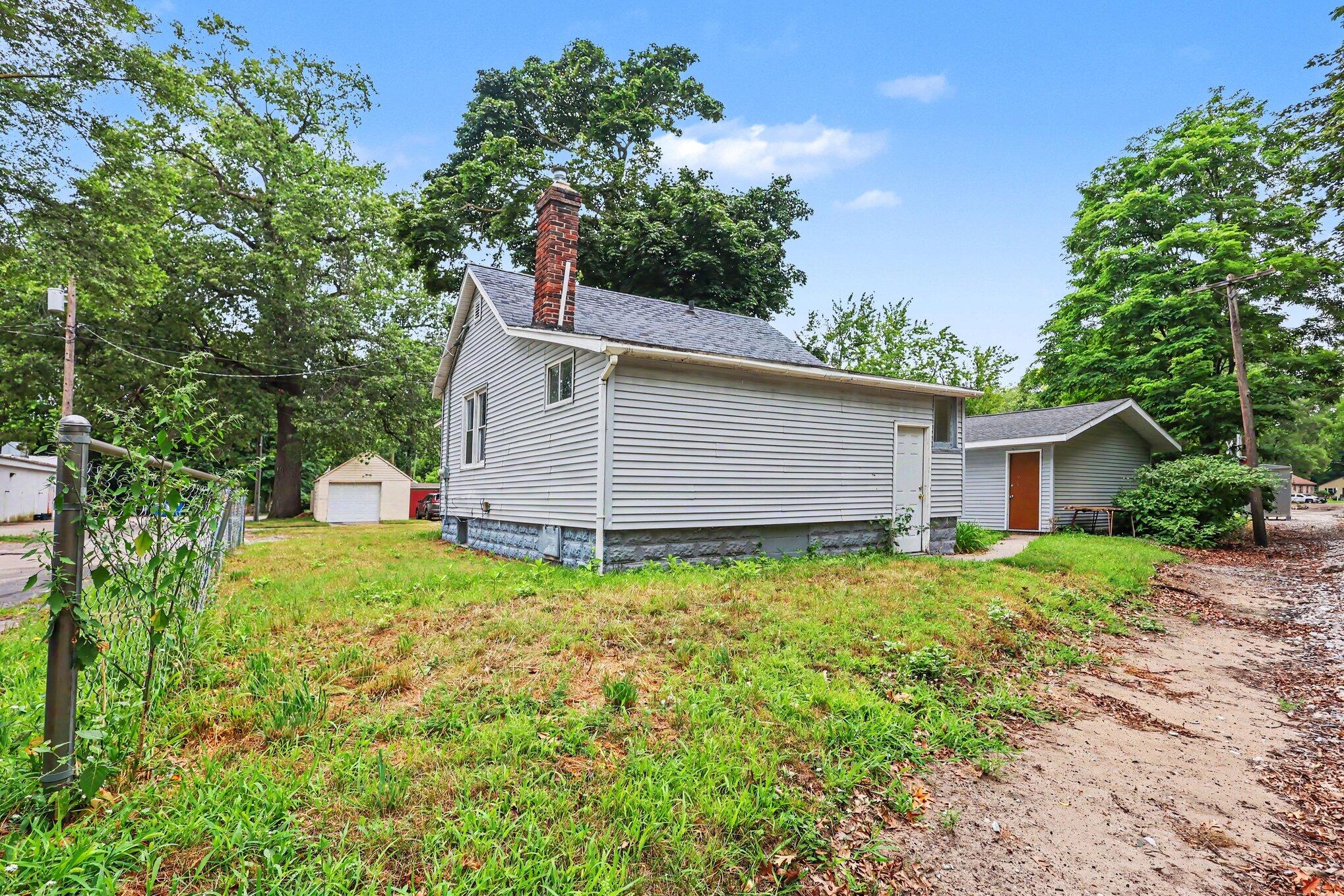 1768 Henry Street Muskegon MI 49441