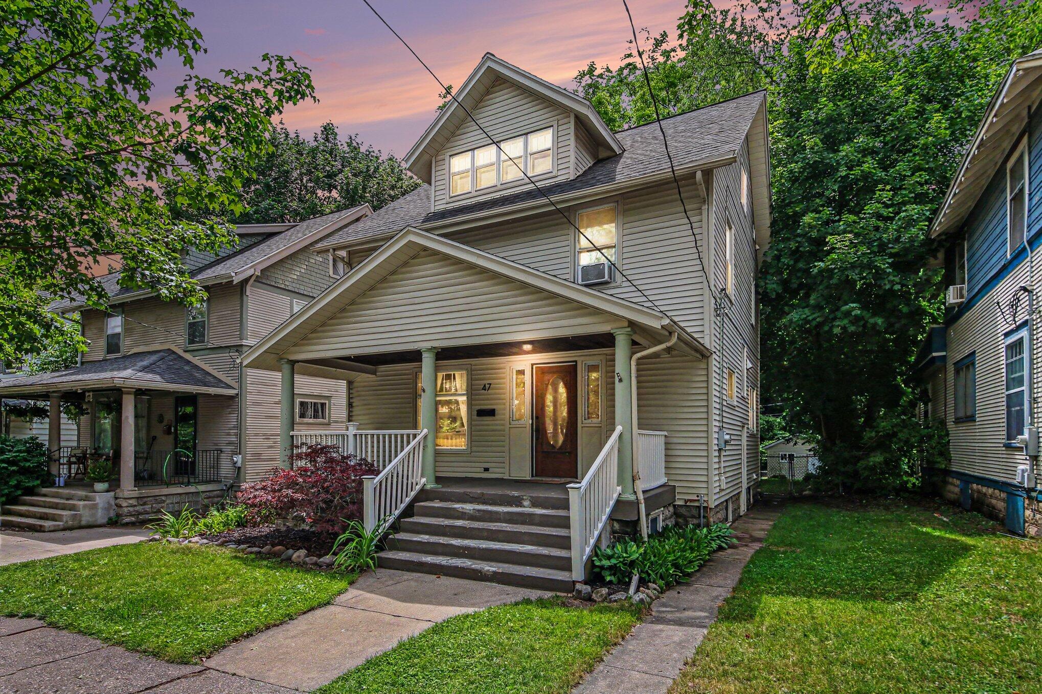 47 Carlton Avenue SE Grand Rapids MI 49506