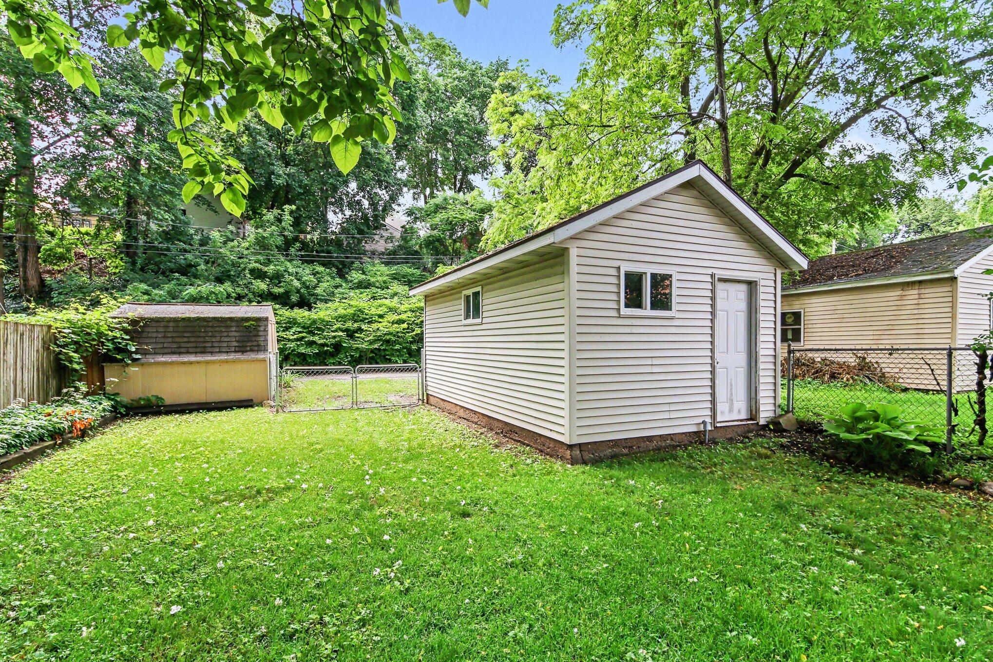 47 Carlton Avenue SE Grand Rapids MI 49506