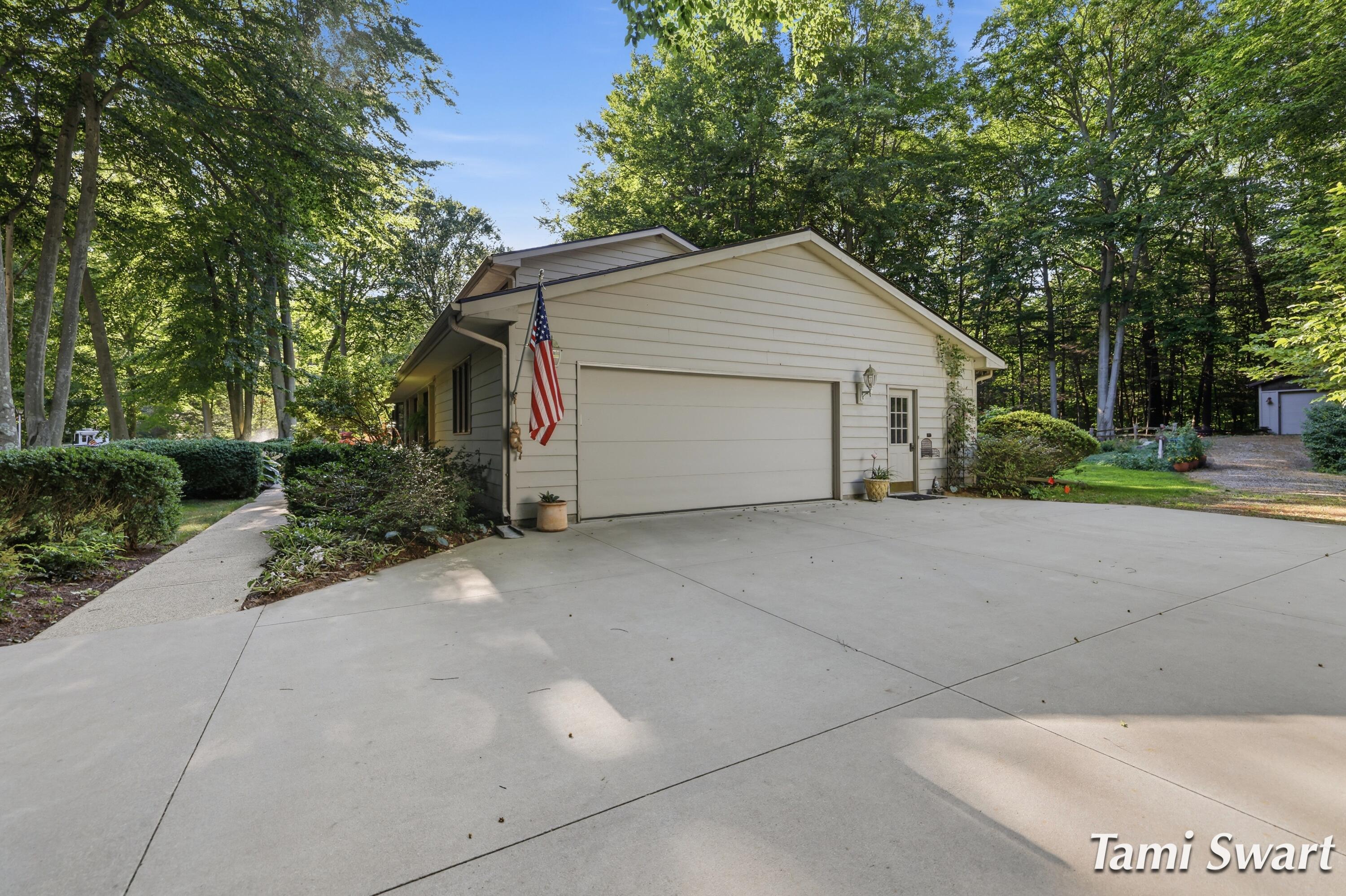 17565 Beech Hill Drive Grand Haven MI 49417
