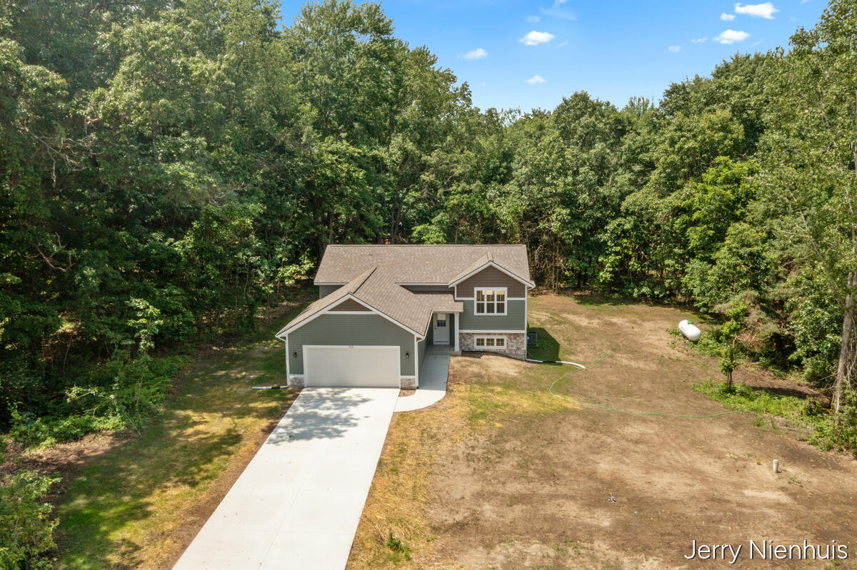 912 Blueberry Pine Court Allegan MI 49010