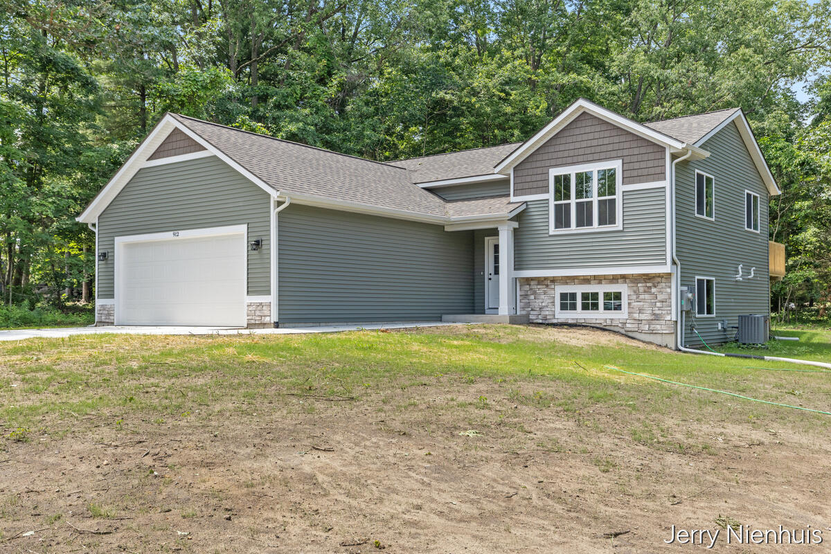 912 Blueberry Pine Court Allegan MI 49010