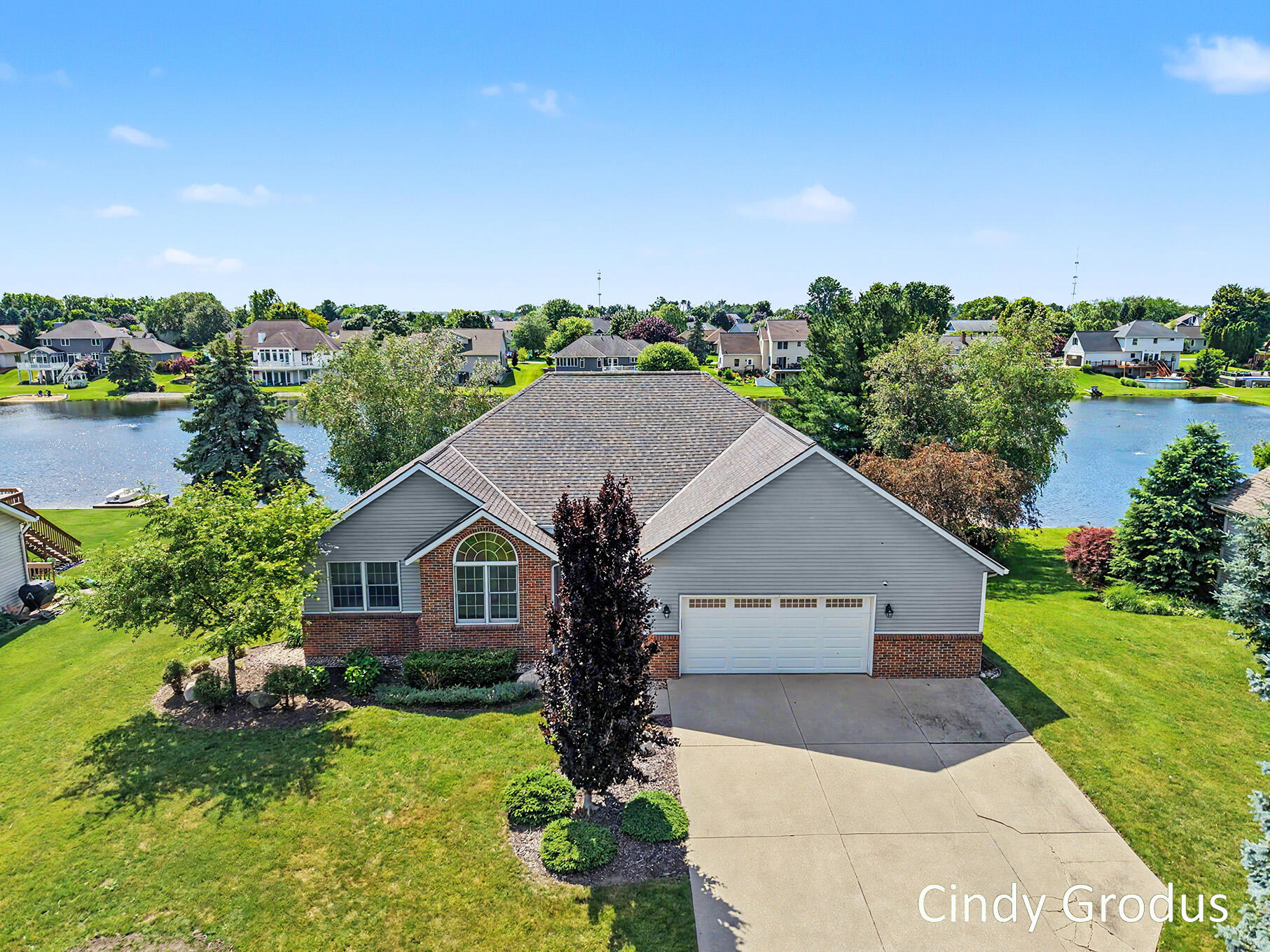975 Bluff Lake Drive Zeeland MI 49464