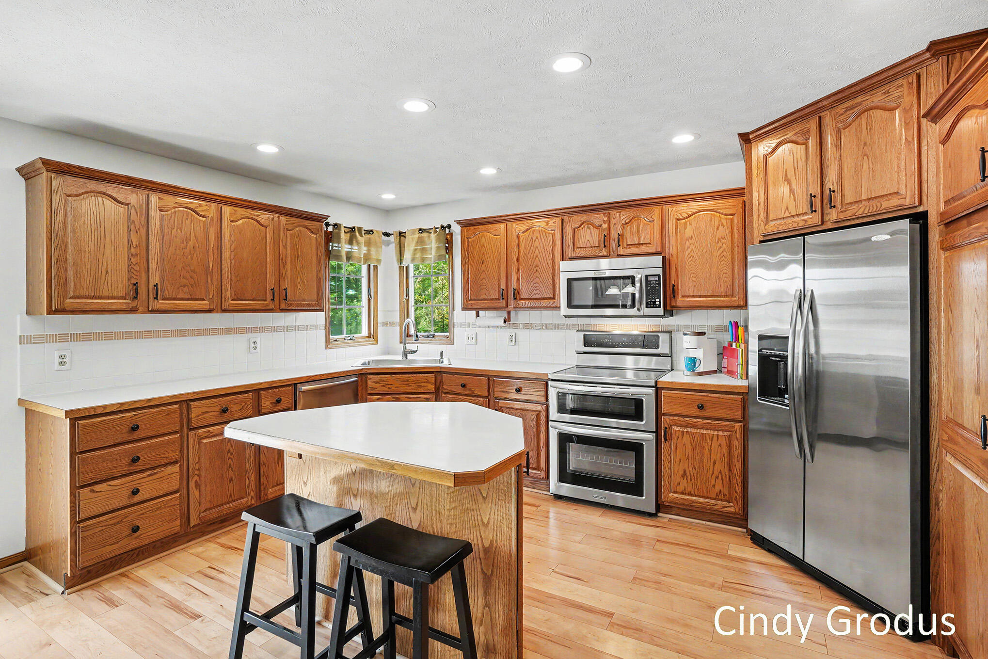 975 Bluff Lake Drive Zeeland MI 49464
