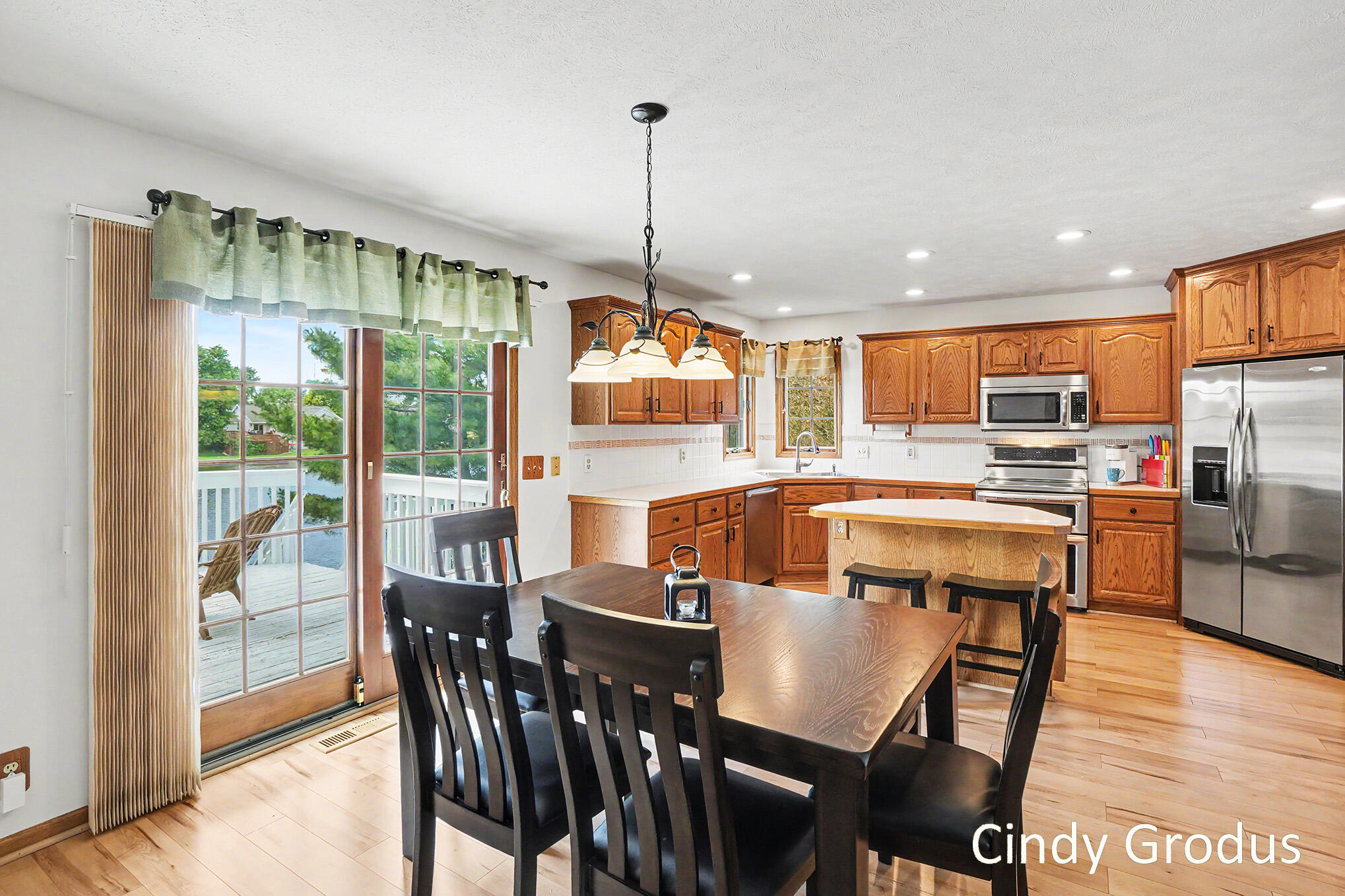 975 Bluff Lake Drive Zeeland MI 49464