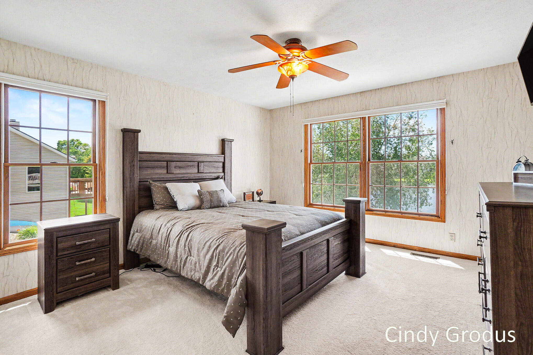 975 Bluff Lake Drive Zeeland MI 49464