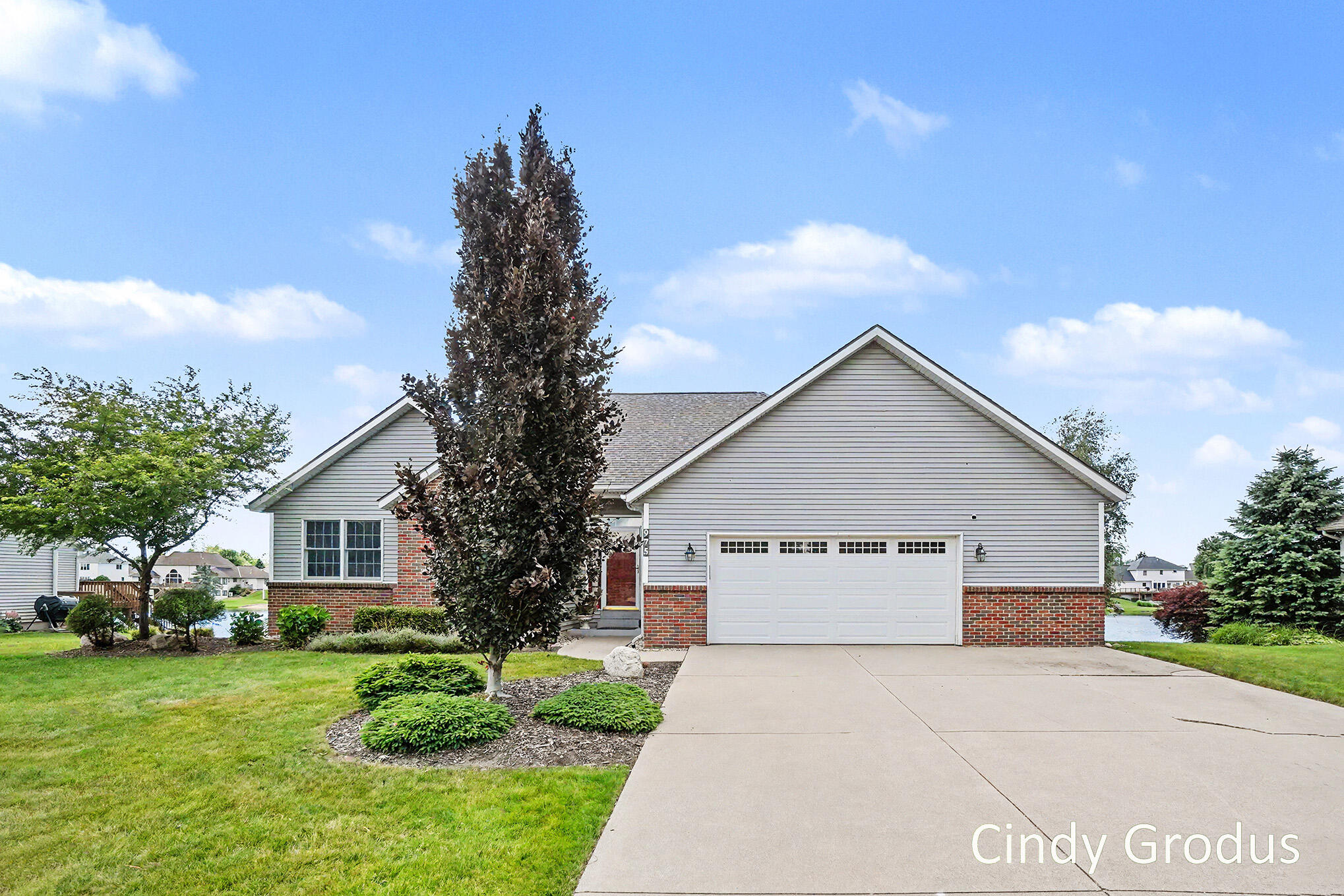 975 Bluff Lake Drive Zeeland MI 49464