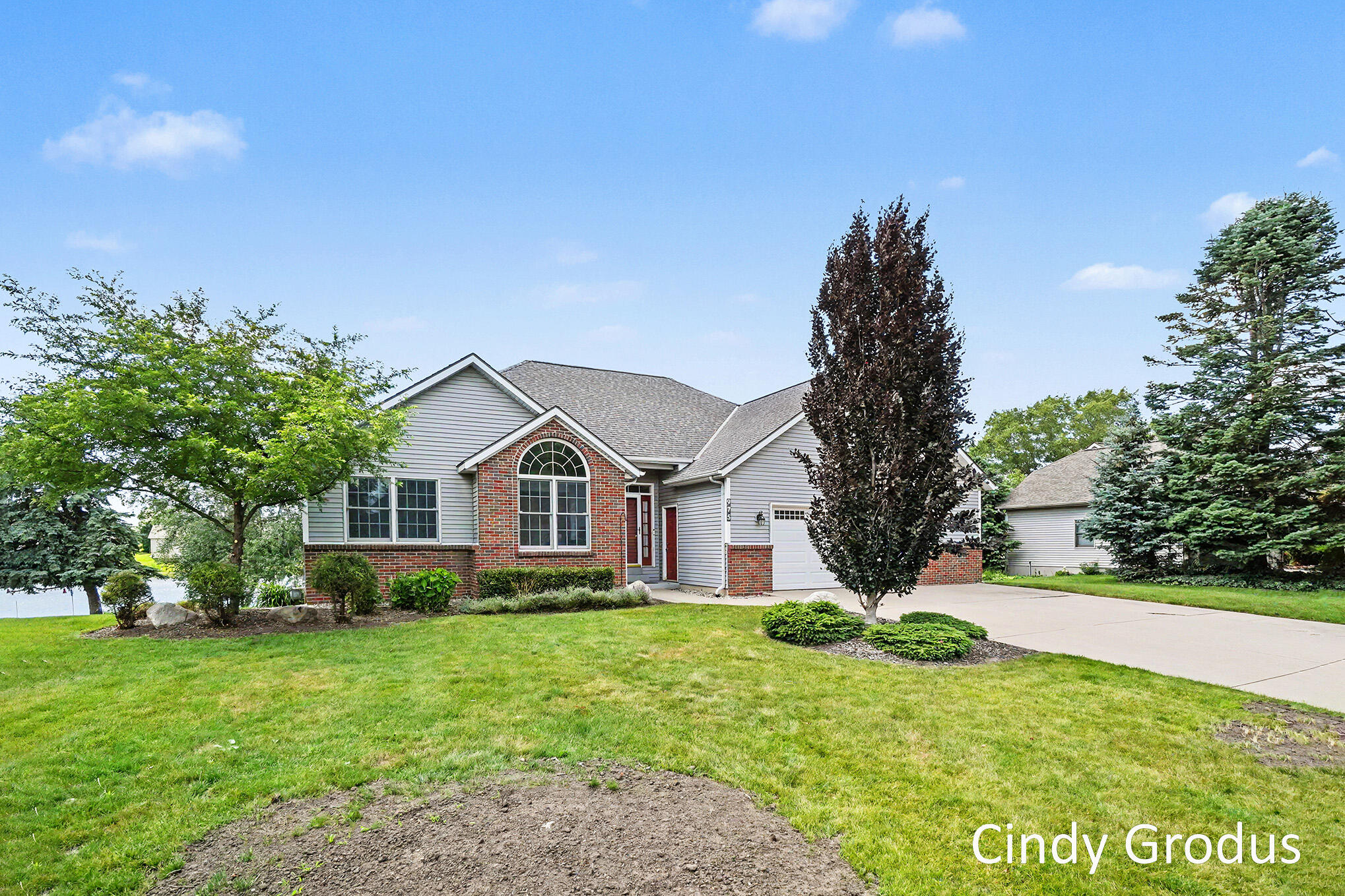 975 Bluff Lake Drive Zeeland MI 49464