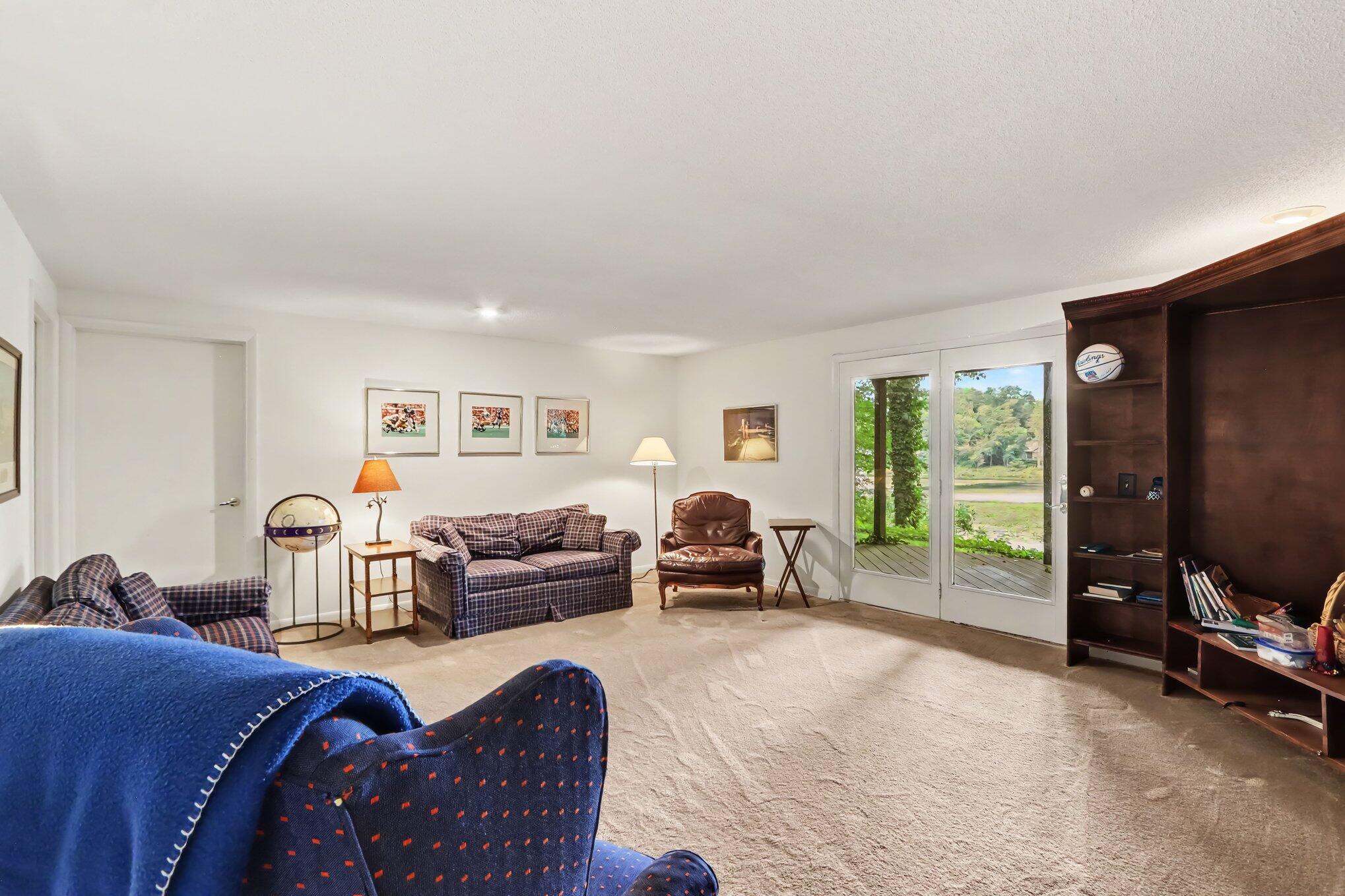 9808 Oak Forest Circle Kalamazoo MI 49009
