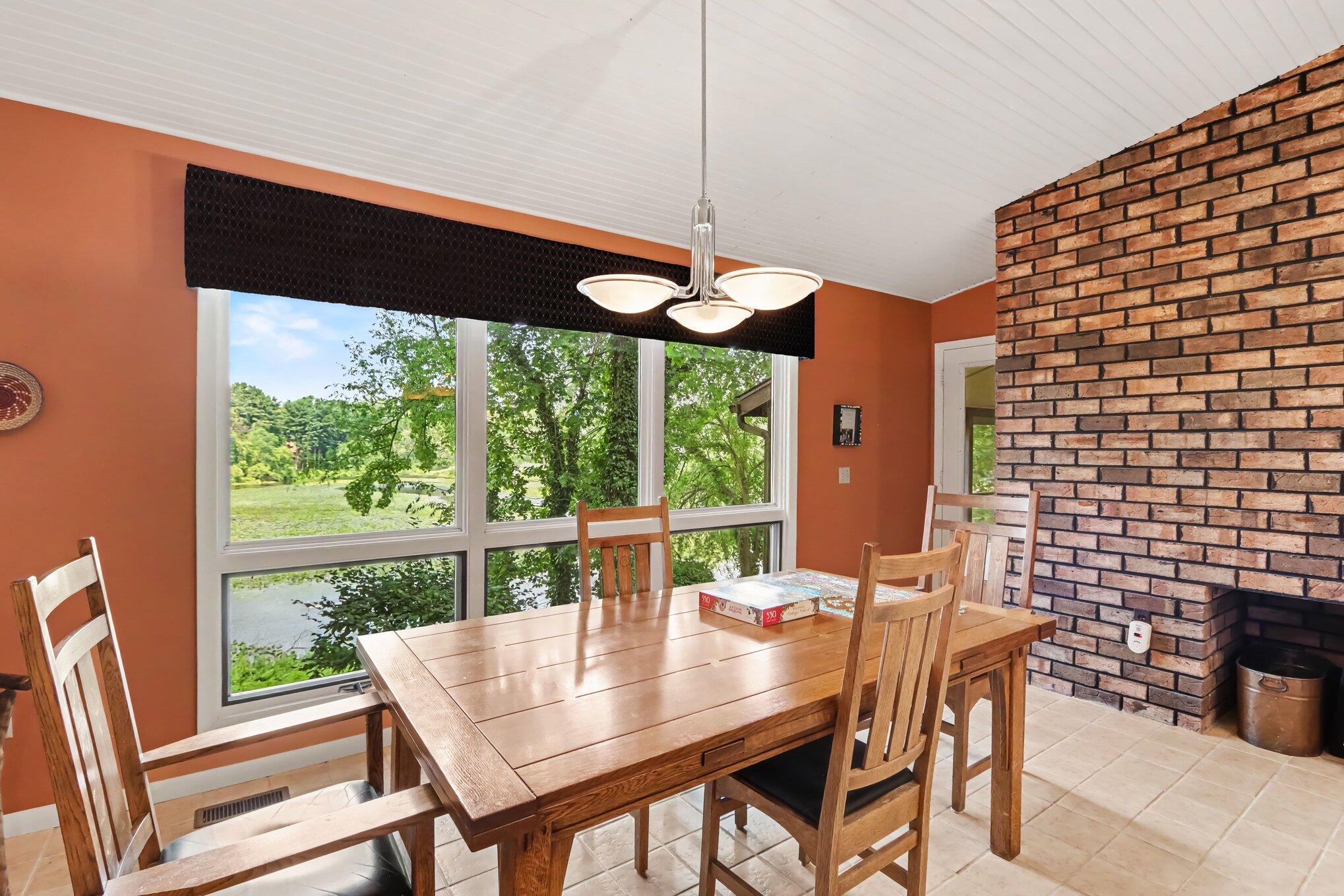 9808 Oak Forest Circle Kalamazoo MI 49009