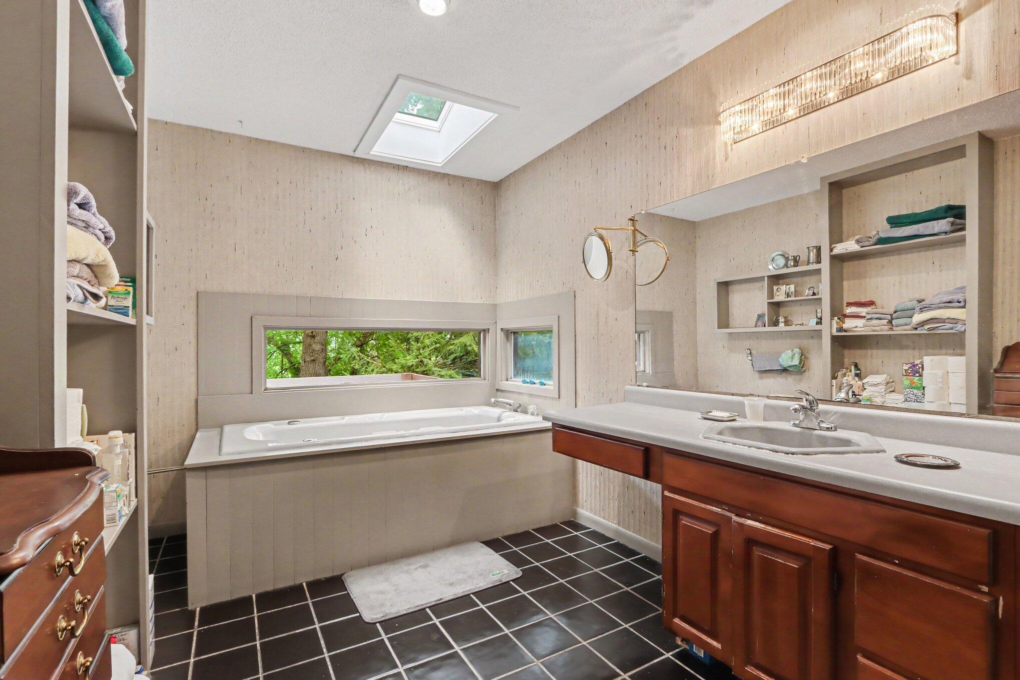 9808 Oak Forest Circle Kalamazoo MI 49009