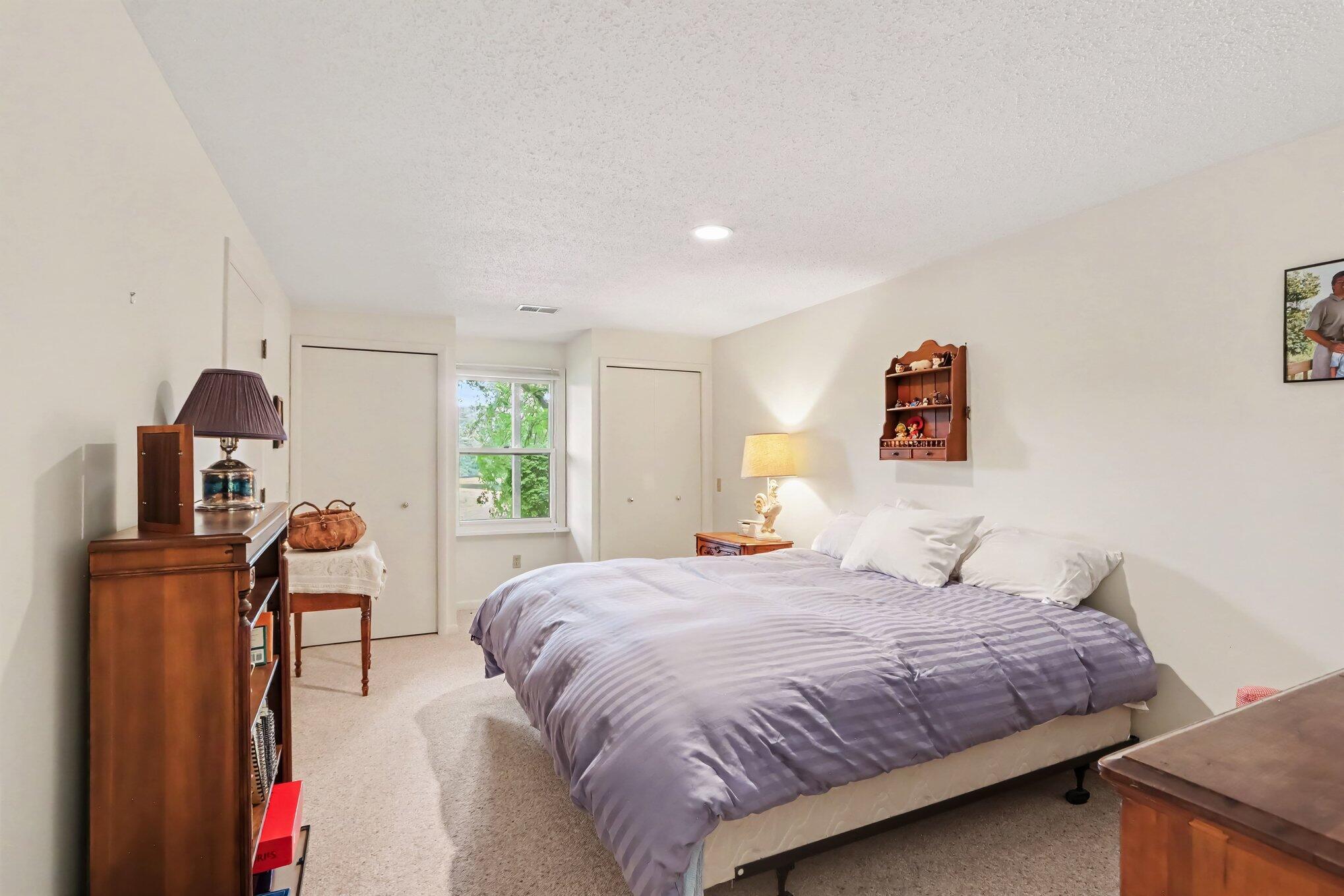 9808 Oak Forest Circle Kalamazoo MI 49009