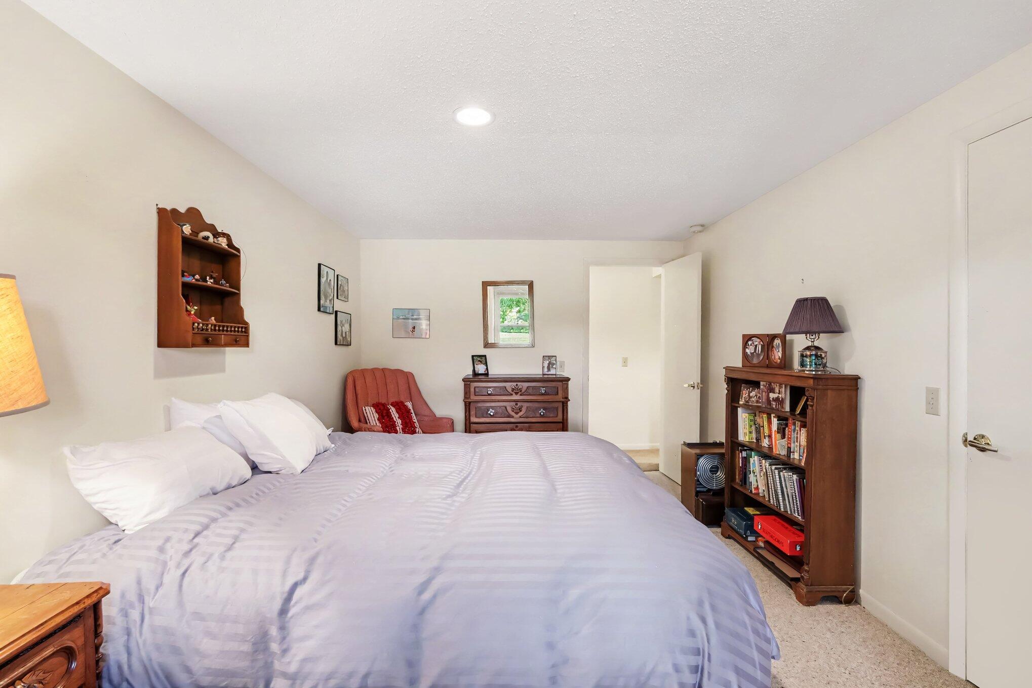 9808 Oak Forest Circle Kalamazoo MI 49009