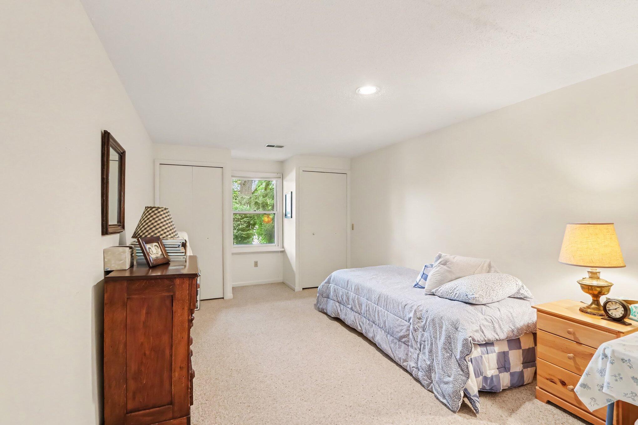 9808 Oak Forest Circle Kalamazoo MI 49009