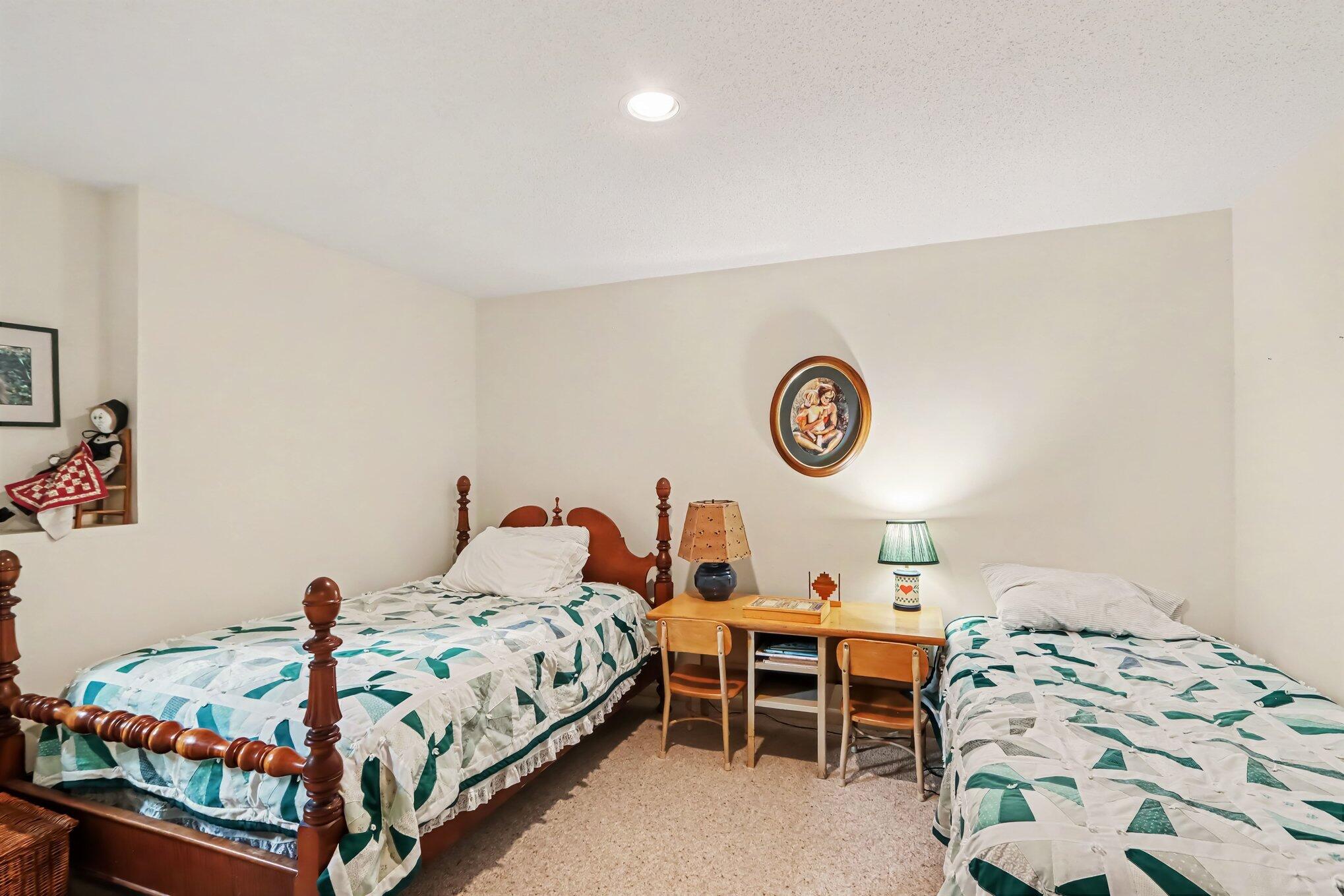 9808 Oak Forest Circle Kalamazoo MI 49009