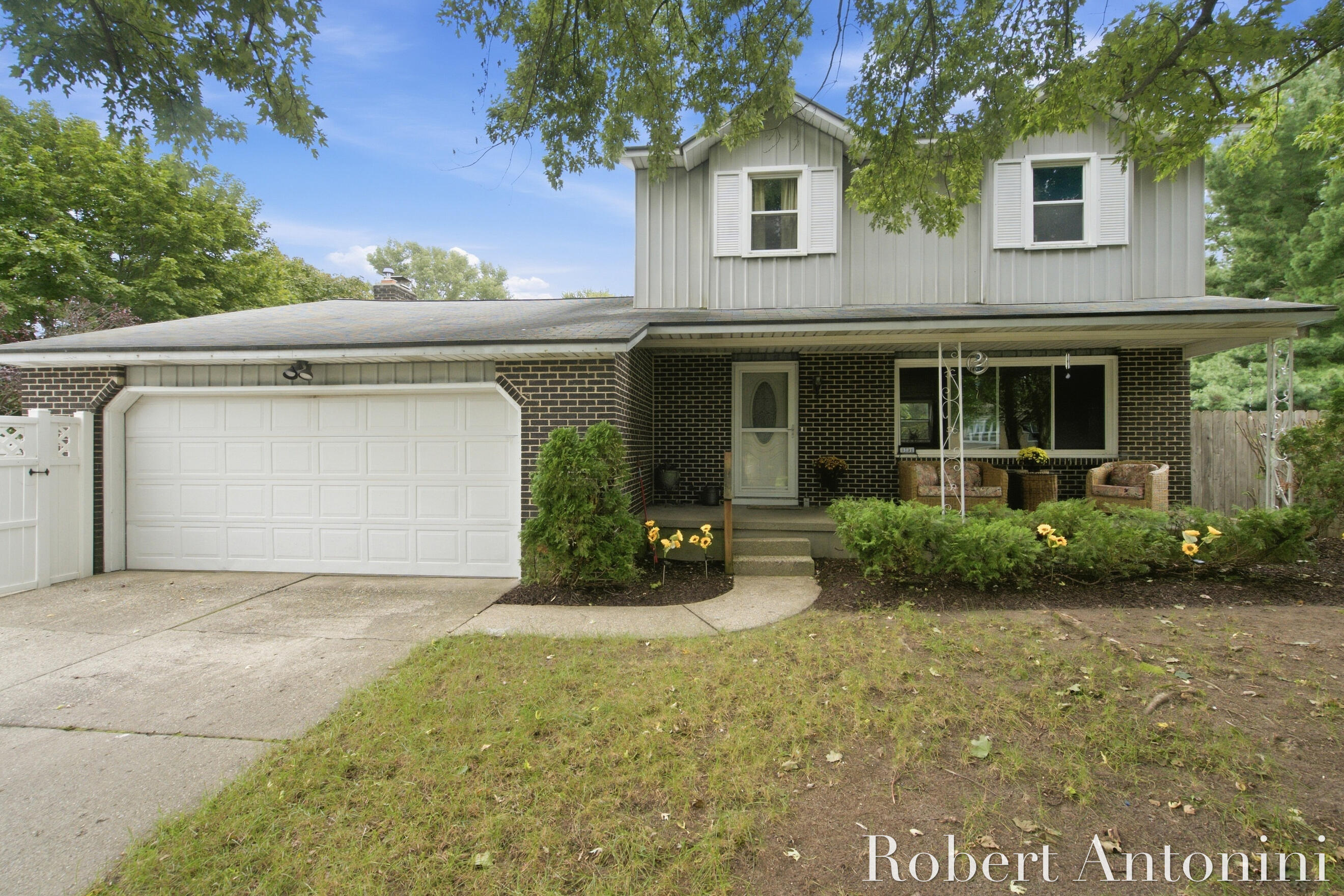 3756 Summit View Drive NE Grand Rapids MI 49525