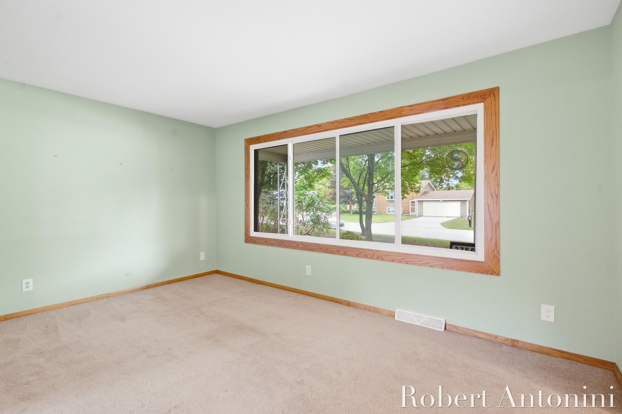 3756 Summit View Drive NE Grand Rapids MI 49525