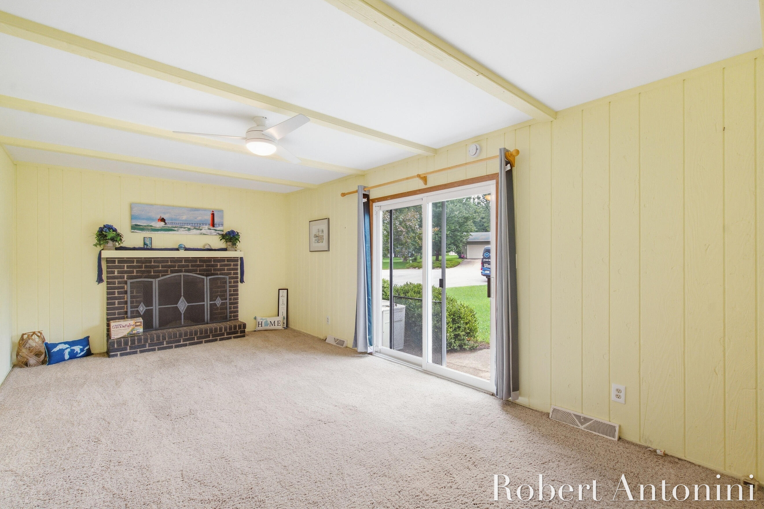 3756 Summit View Drive NE Grand Rapids MI 49525