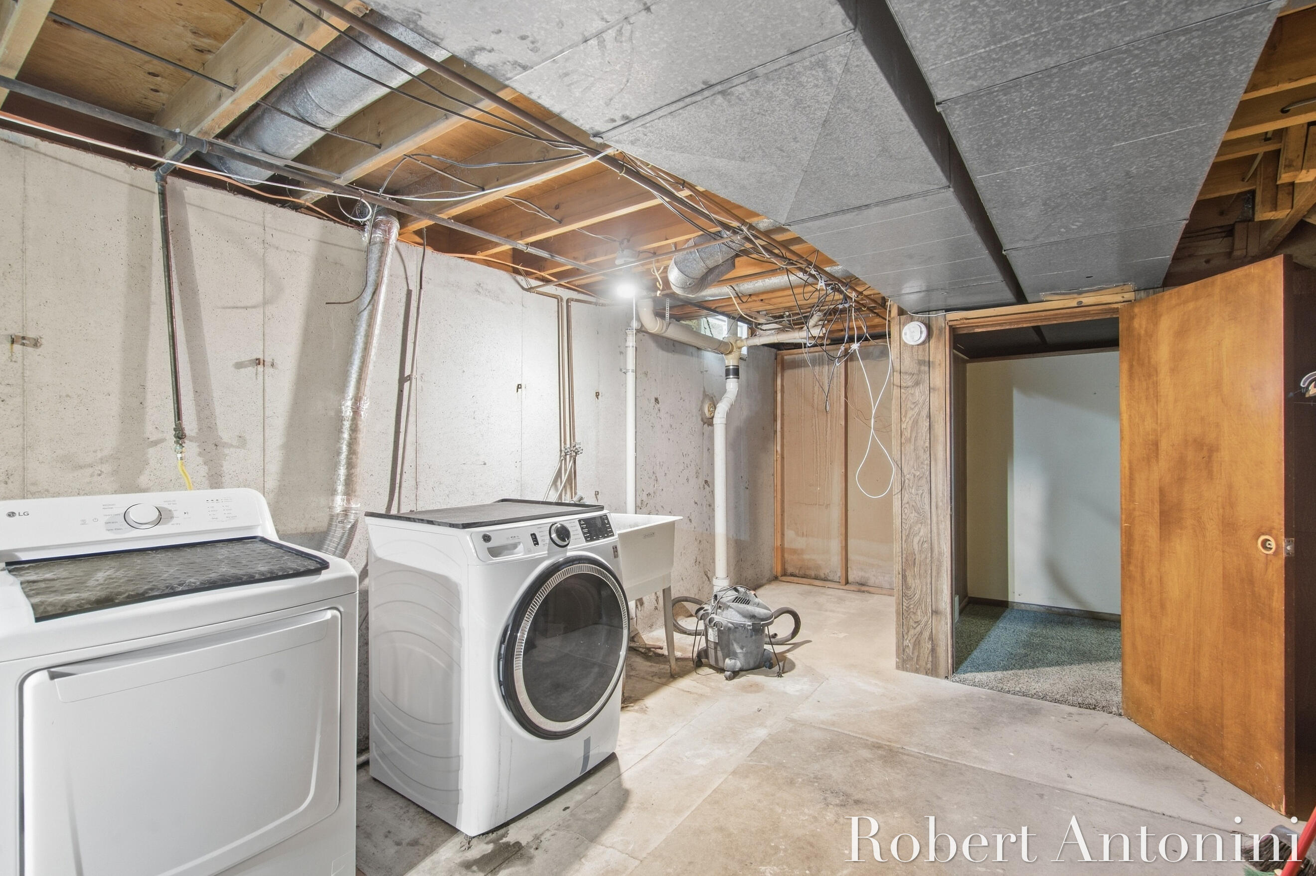 3756 Summit View Drive NE Grand Rapids MI 49525