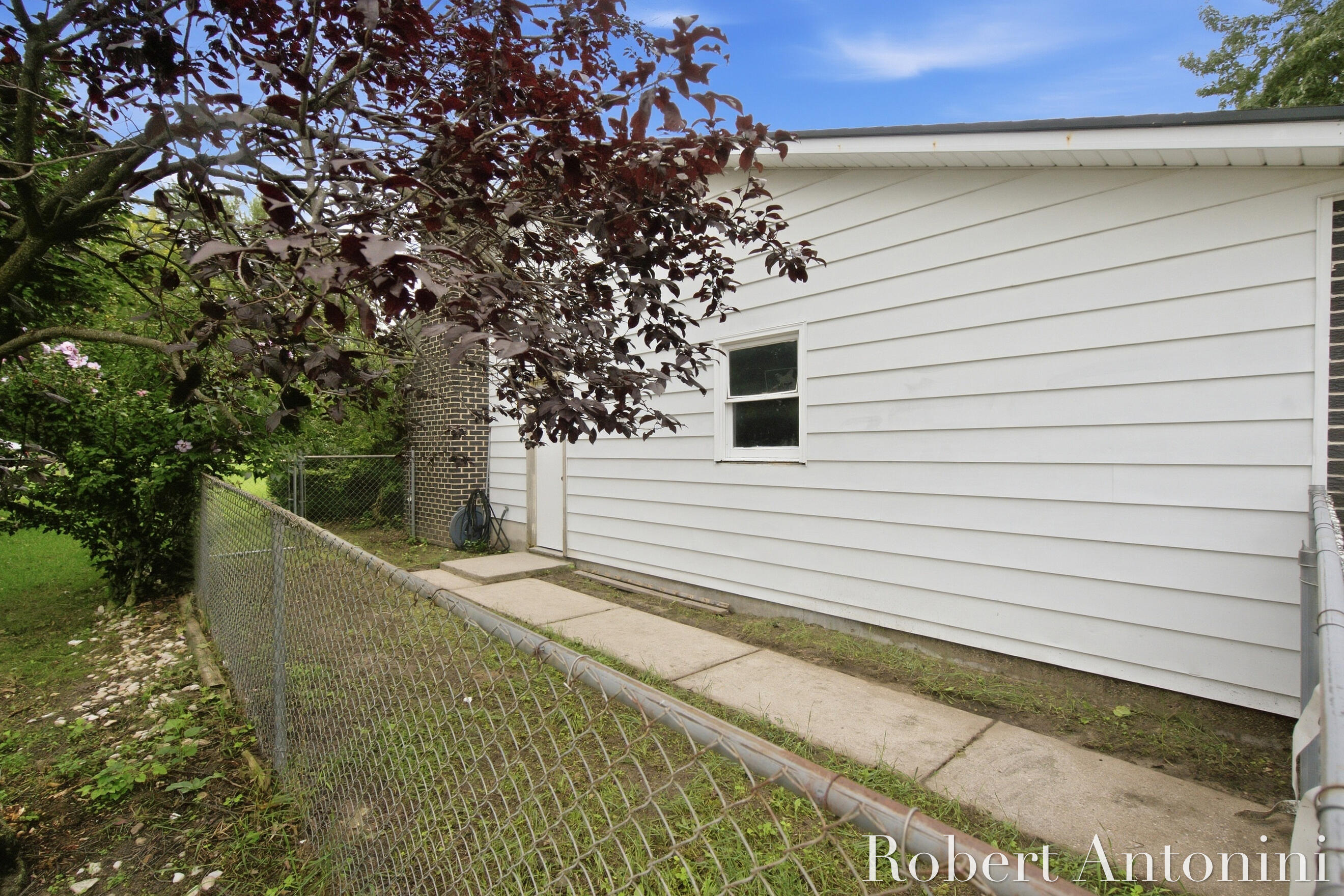 3756 Summit View Drive NE Grand Rapids MI 49525