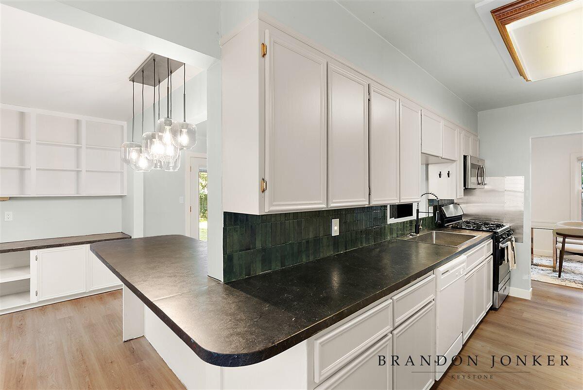2417 Brooklyn Avenue SE Grand Rapids MI 49507