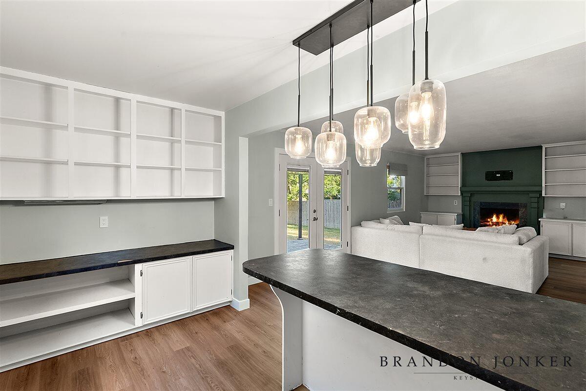 2417 Brooklyn Avenue SE Grand Rapids MI 49507