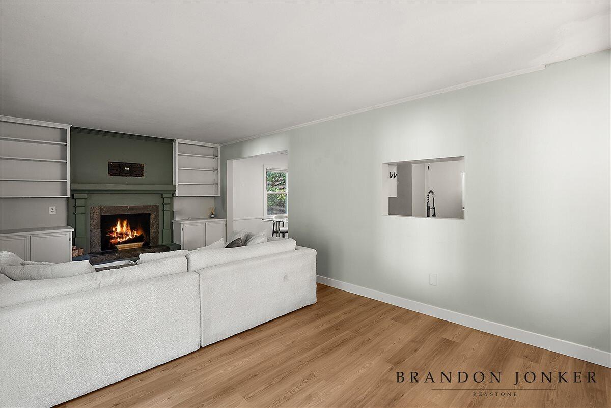 2417 Brooklyn Avenue SE Grand Rapids MI 49507